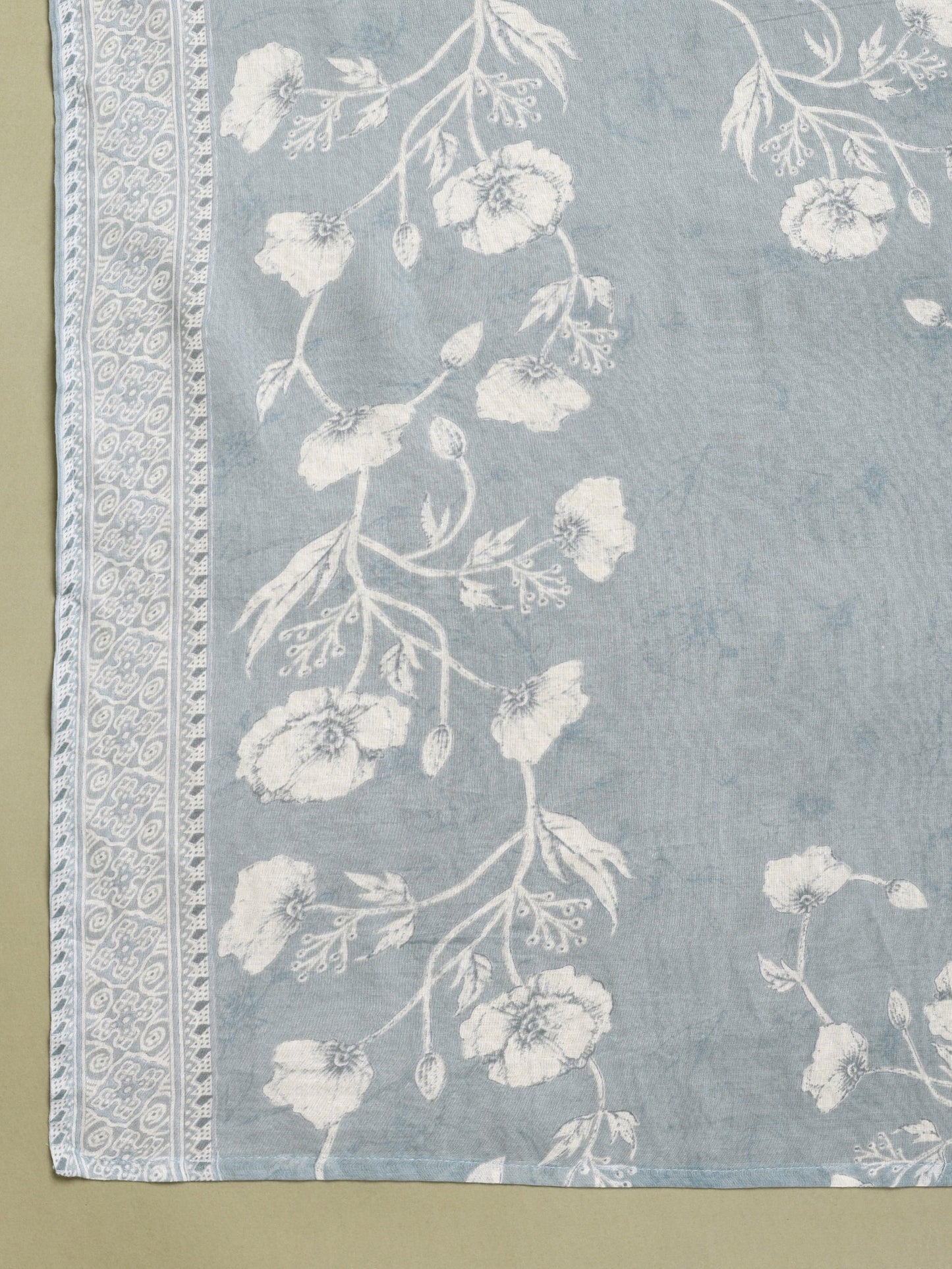 Women Floral Printed Kurti with Trousers & Dupatta