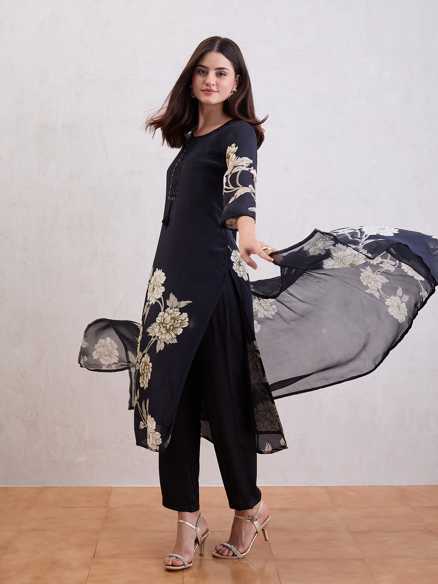 Floral Printed Sequinned Straight Kurta With Trousers & Dupatta