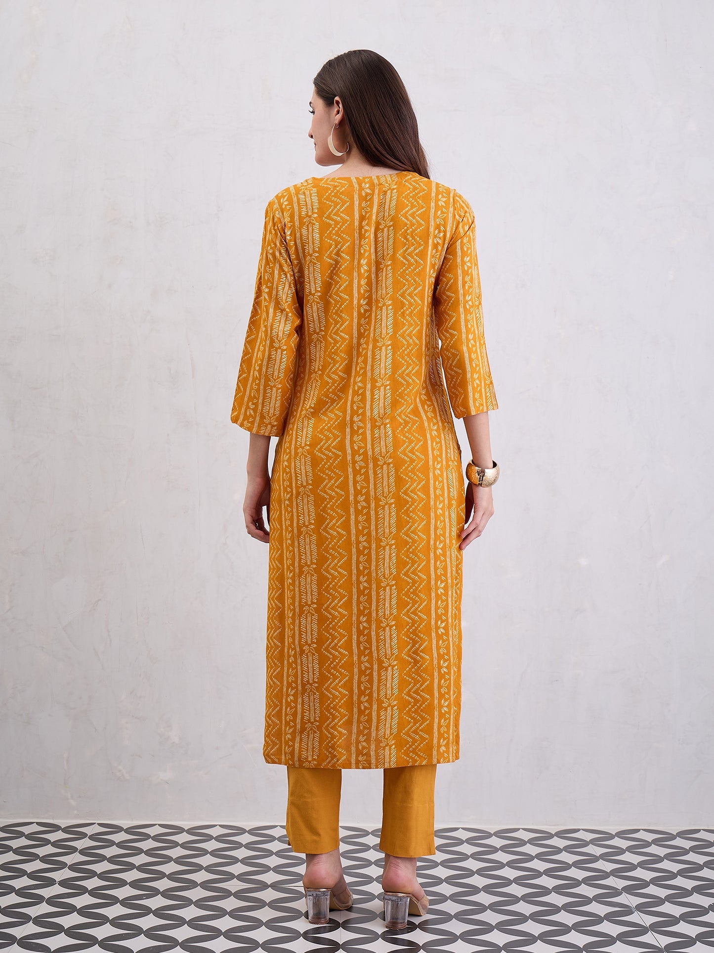 Women Ethnic Motifs Printed Festive Straight Kurtas