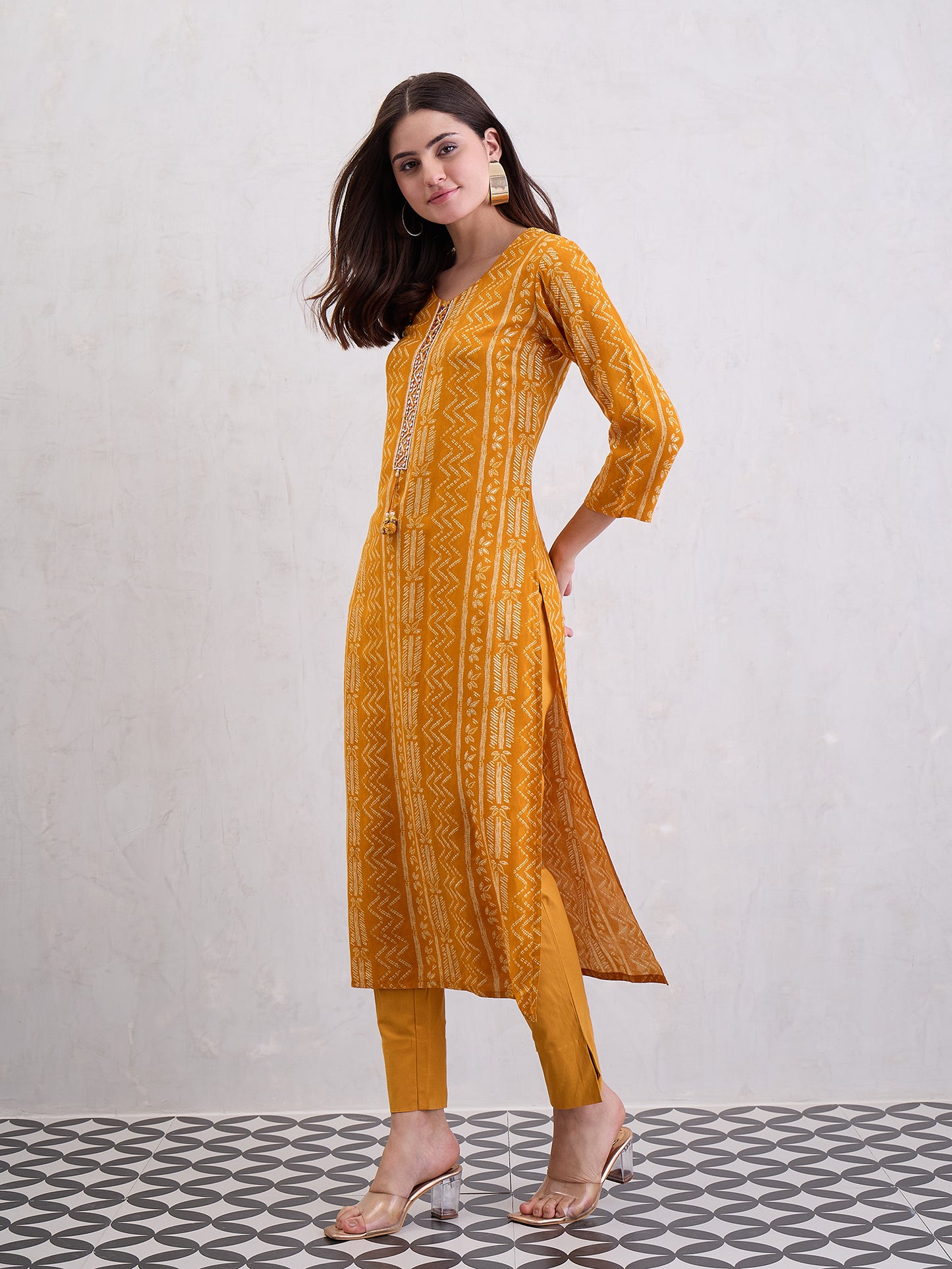 Women Ethnic Motifs Printed Festive Straight Kurtas