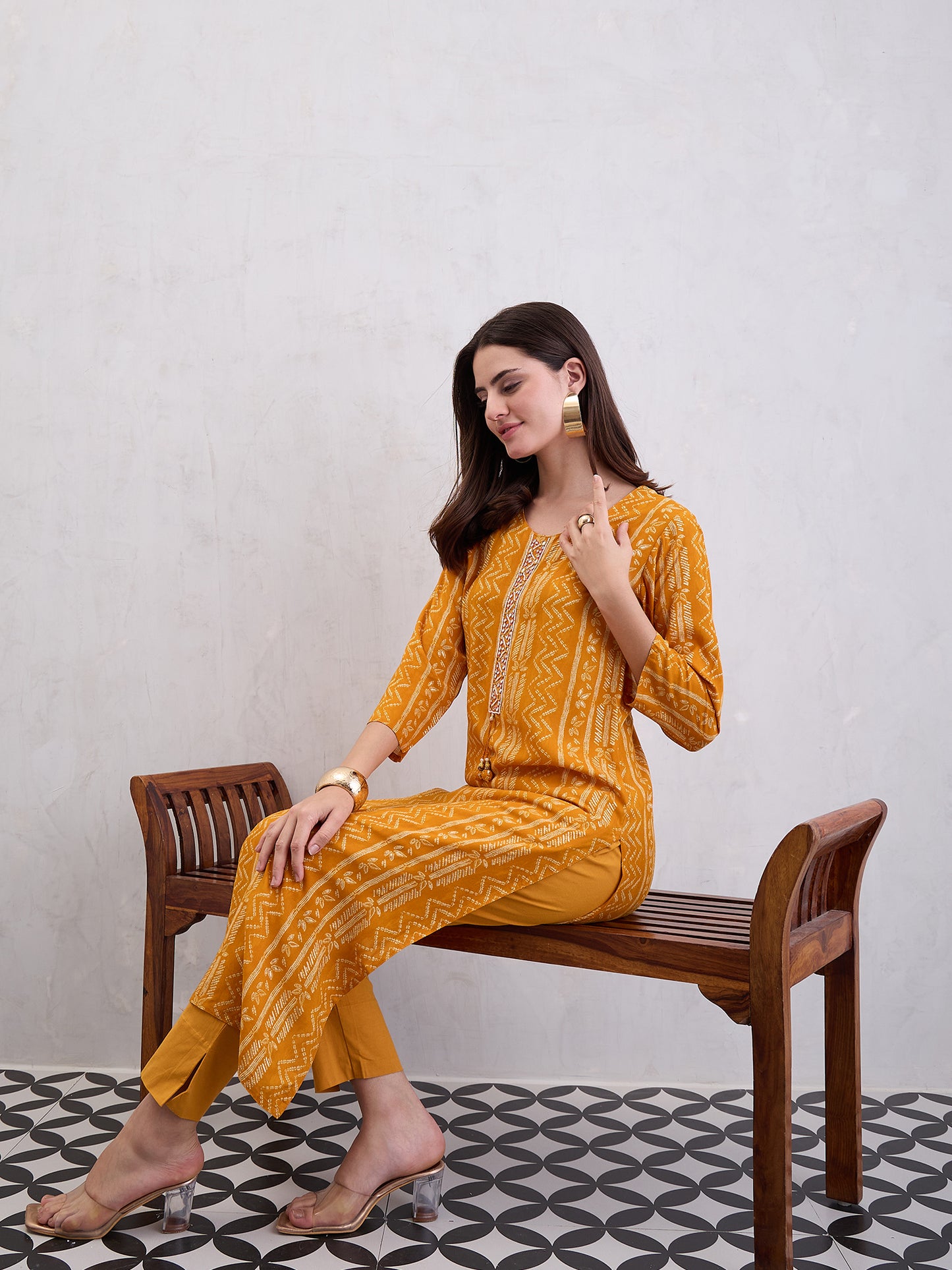 Women Ethnic Motifs Printed Festive Straight Kurtas
