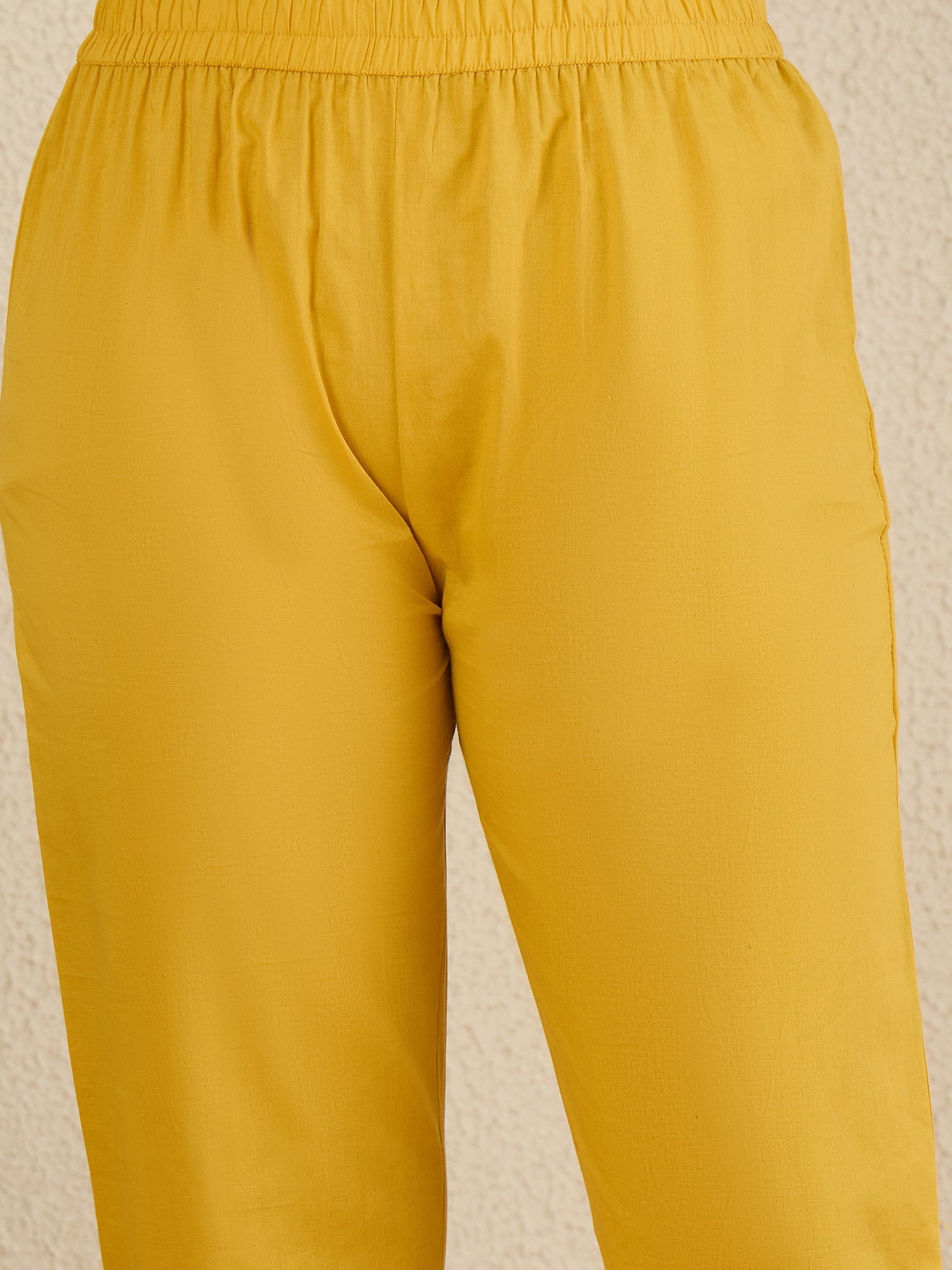 Women Floral Printed Regular Kurta with Trousers & With Dupatta