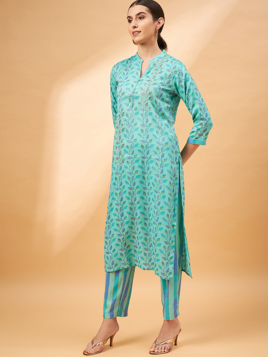 Floral Printed Sequinned Straight Kurta with Trousers