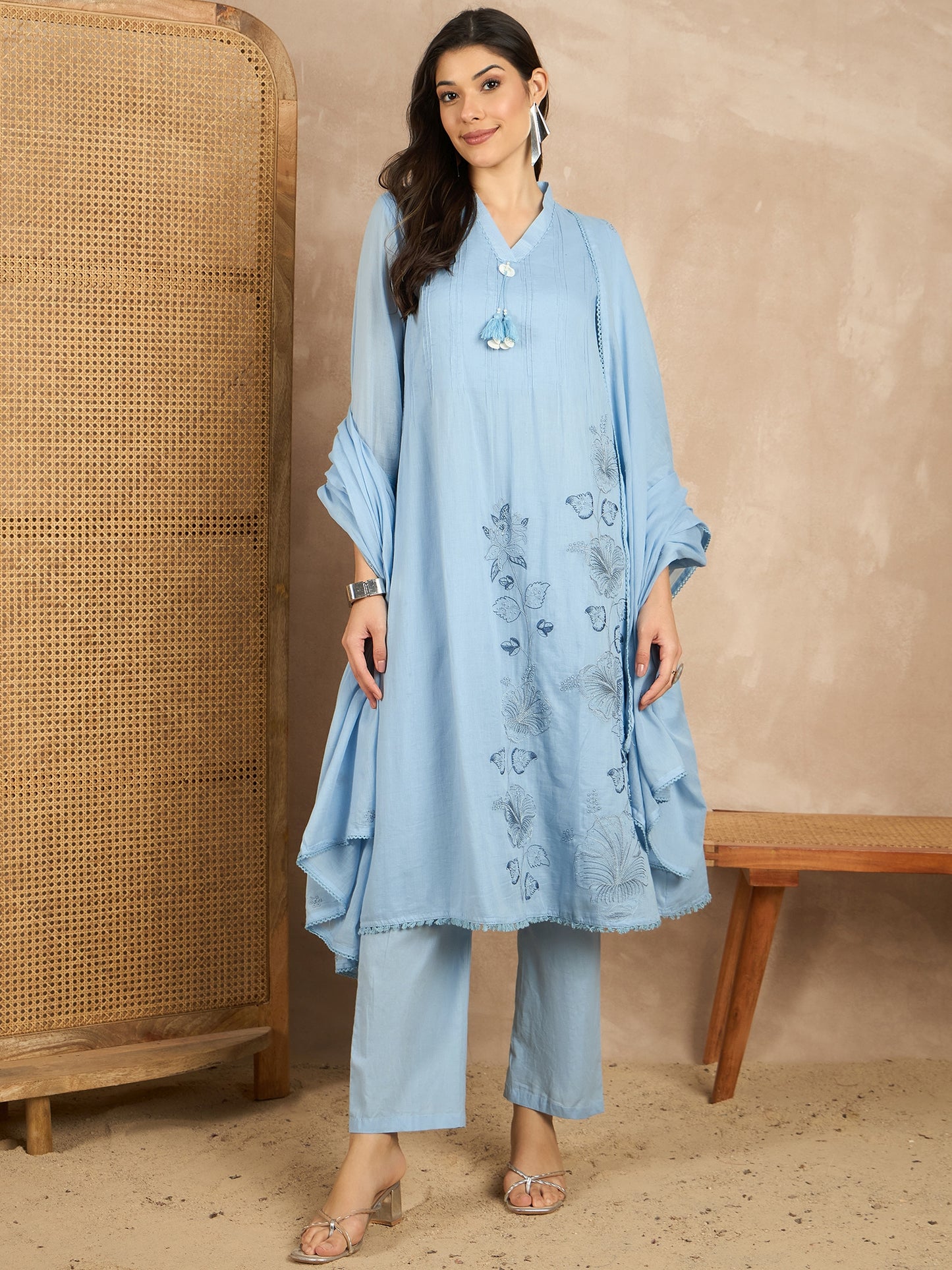 Women Floral Embroidered Pleated Thread Work Kurta with Trousers & With Dupatta