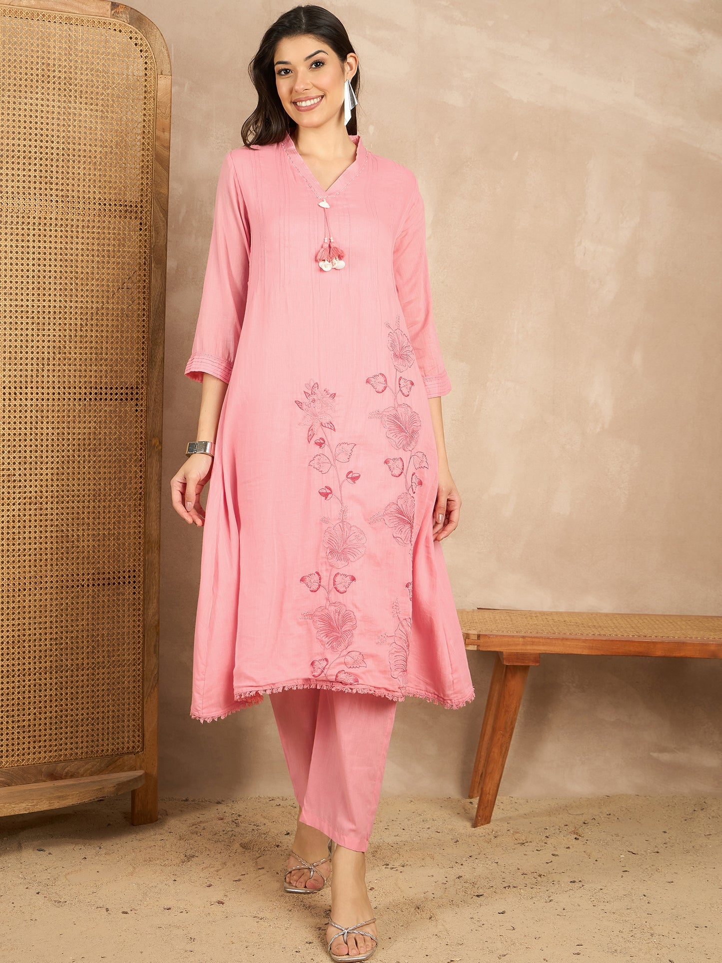 Women Floral Embroidered Regular Thread Work Kurta with Trousers & With Dupatta