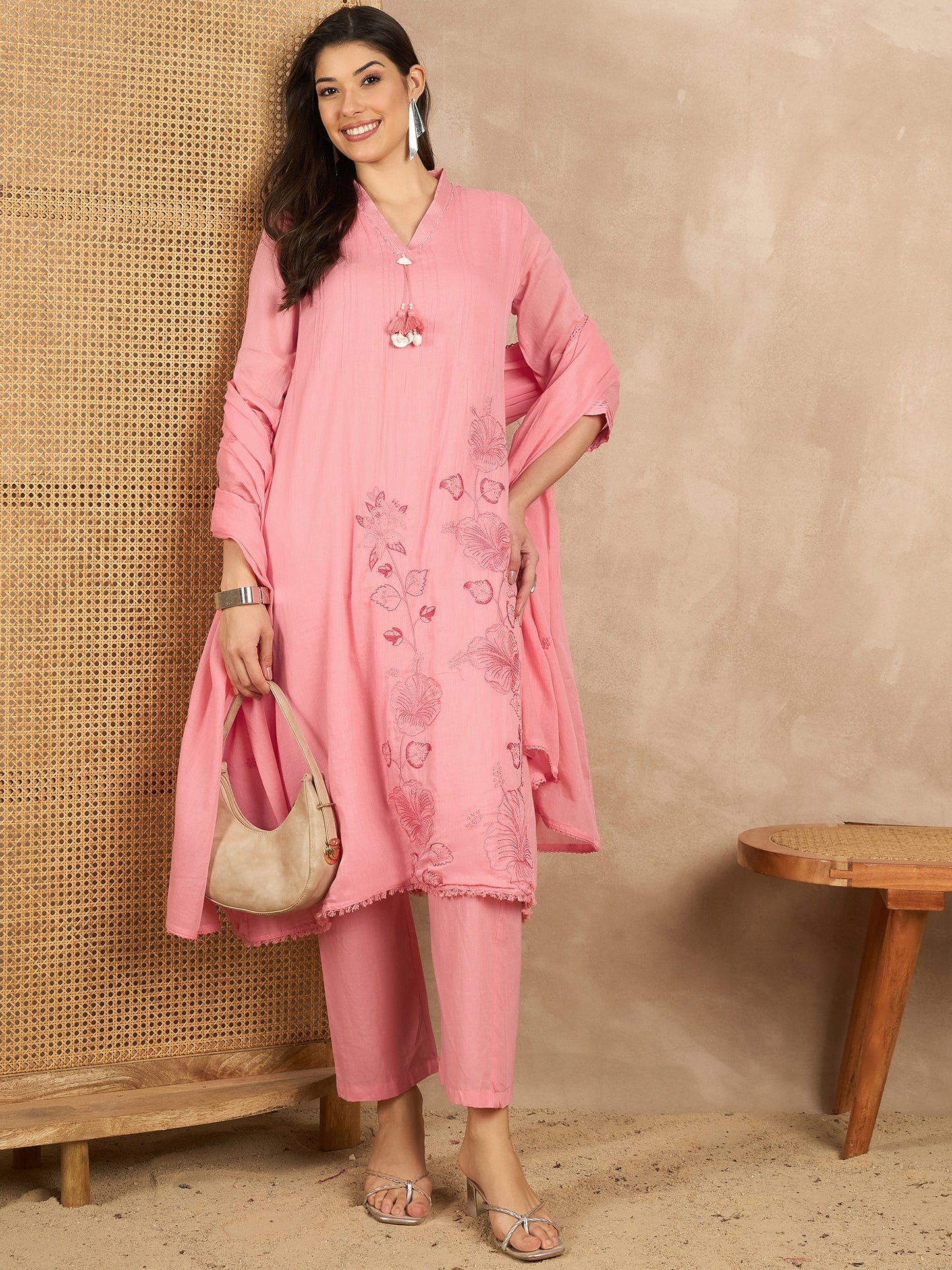 Women Floral Embroidered Regular Thread Work Kurta with Trousers & With Dupatta