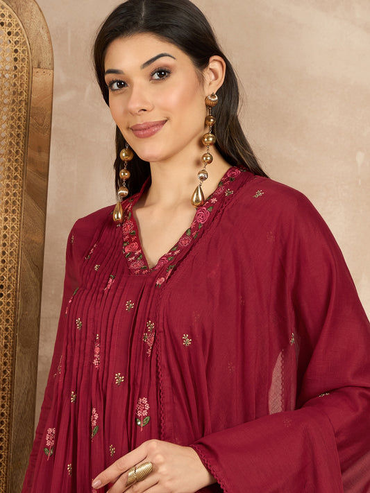 Women Floral Embroidered Pleated Thread Work Kurta with Trousers & With Dupatta