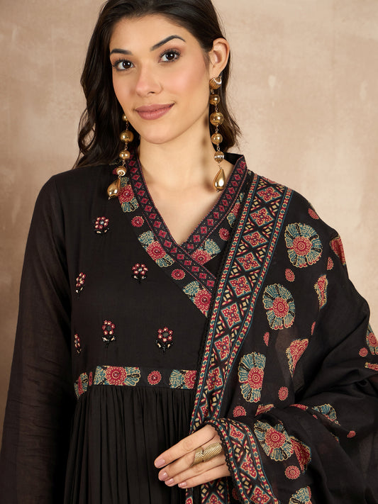 Women Ethnic Motifs Printed Angrakha Thread Work Kurta with Trousers & With Dupatta