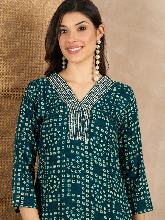 WOMEN VISCOSE RAYON STRAIGHT KURTI EMBLISHED WITH HAND WORK ON V-NECKILINE YOKE