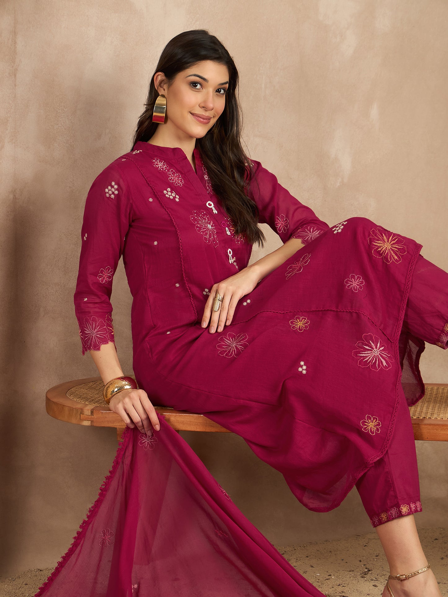 Women Floral Embroidered Regular Thread Work Kurta with Trousers & With Dupatta