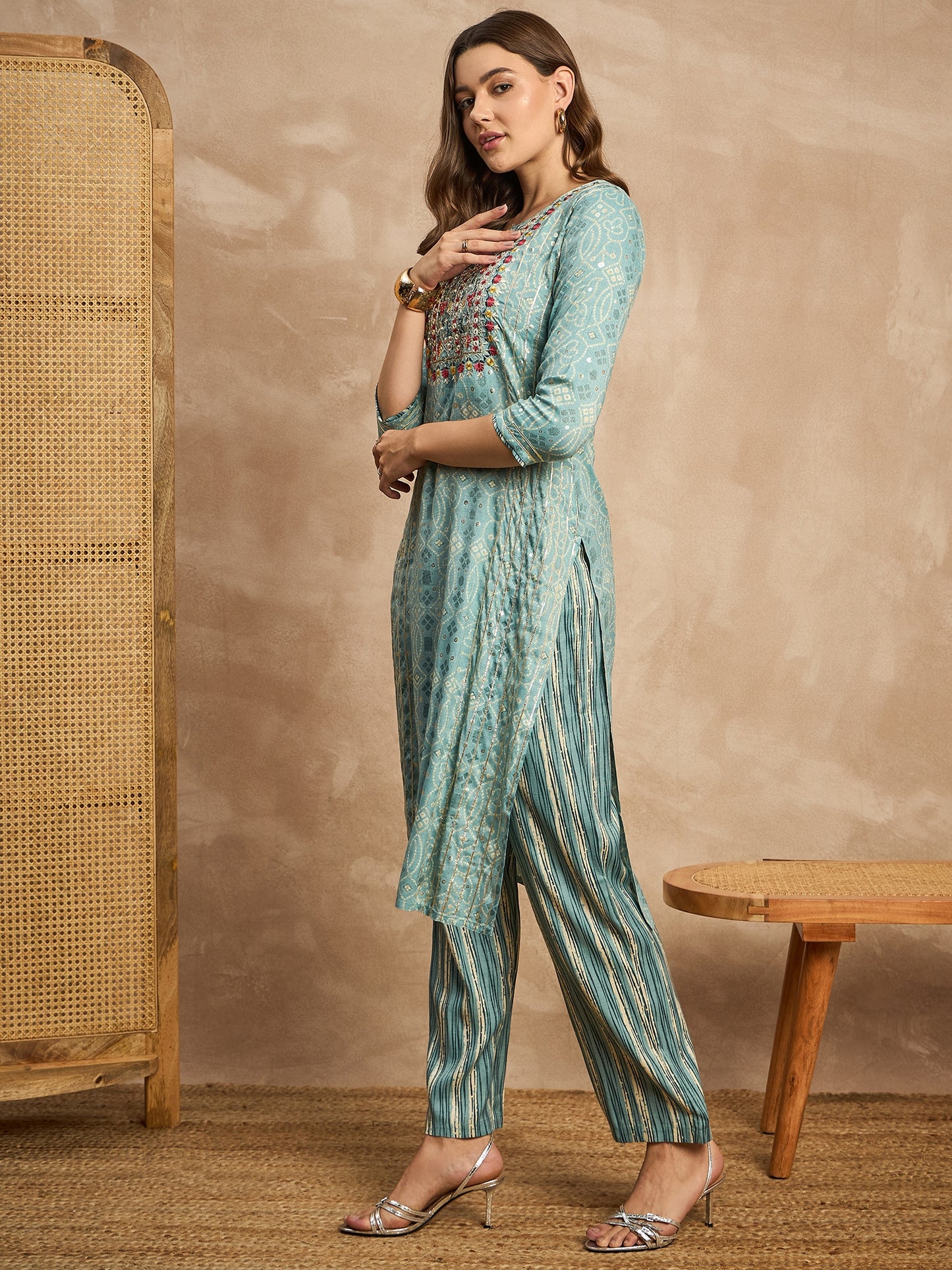 Women Bandhani Printed Regular Thread Work Kurta with Trousers