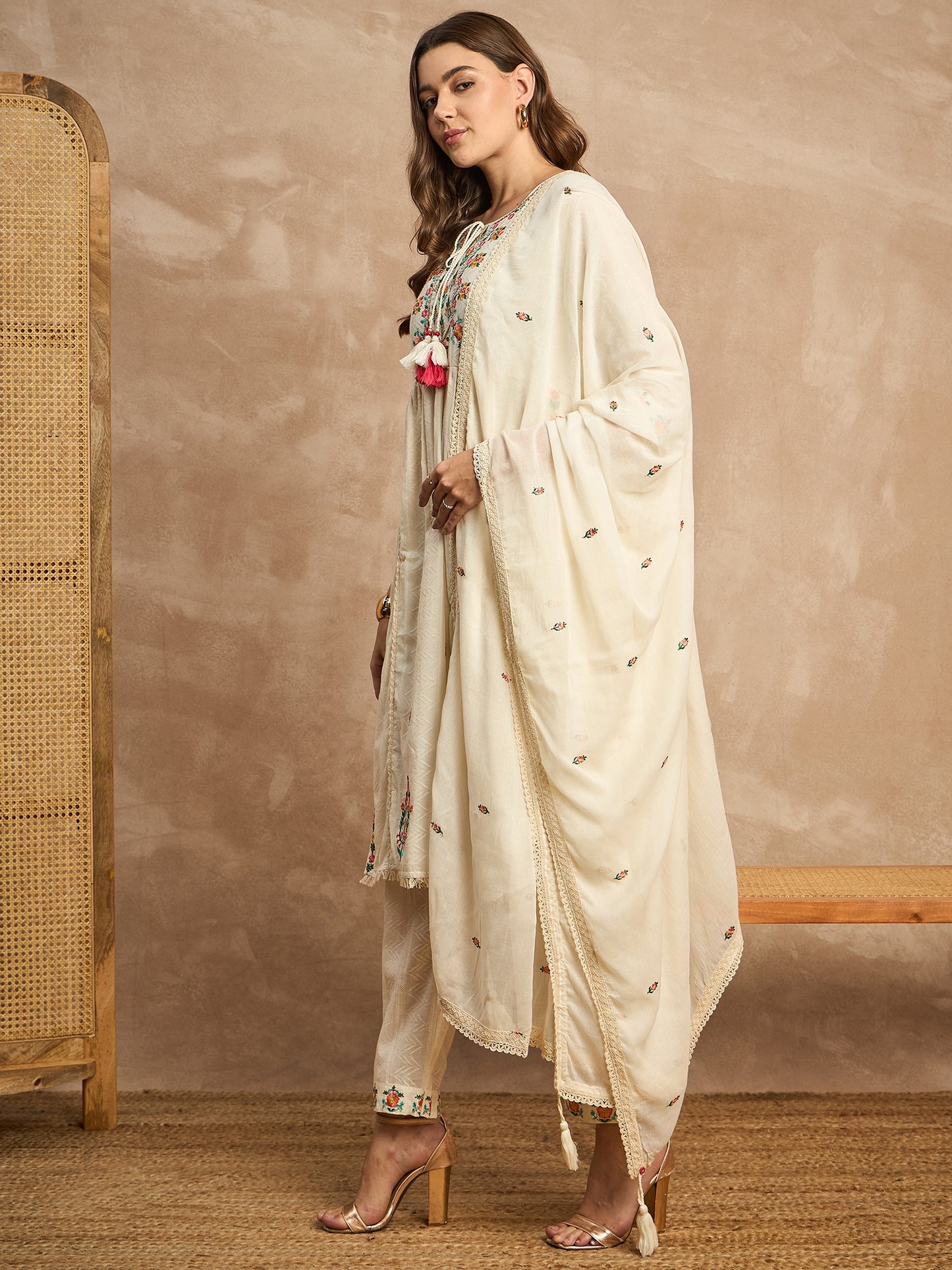Women Ethnic Motifs Embroidered Regular Thread Work Kurta with Trousers & With Dupatta