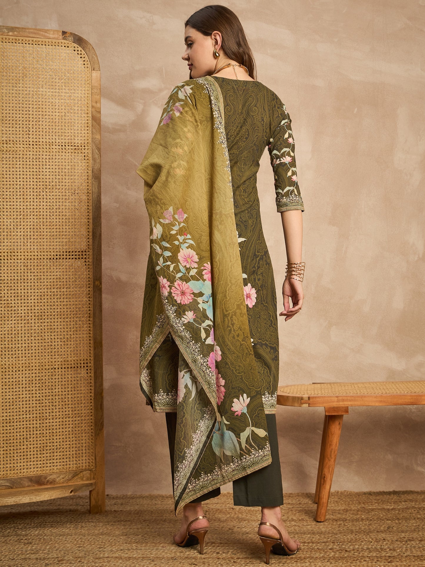 Women Floral Printed Beads and Stones Pure Cotton Kurta with Trousers & Dupatta