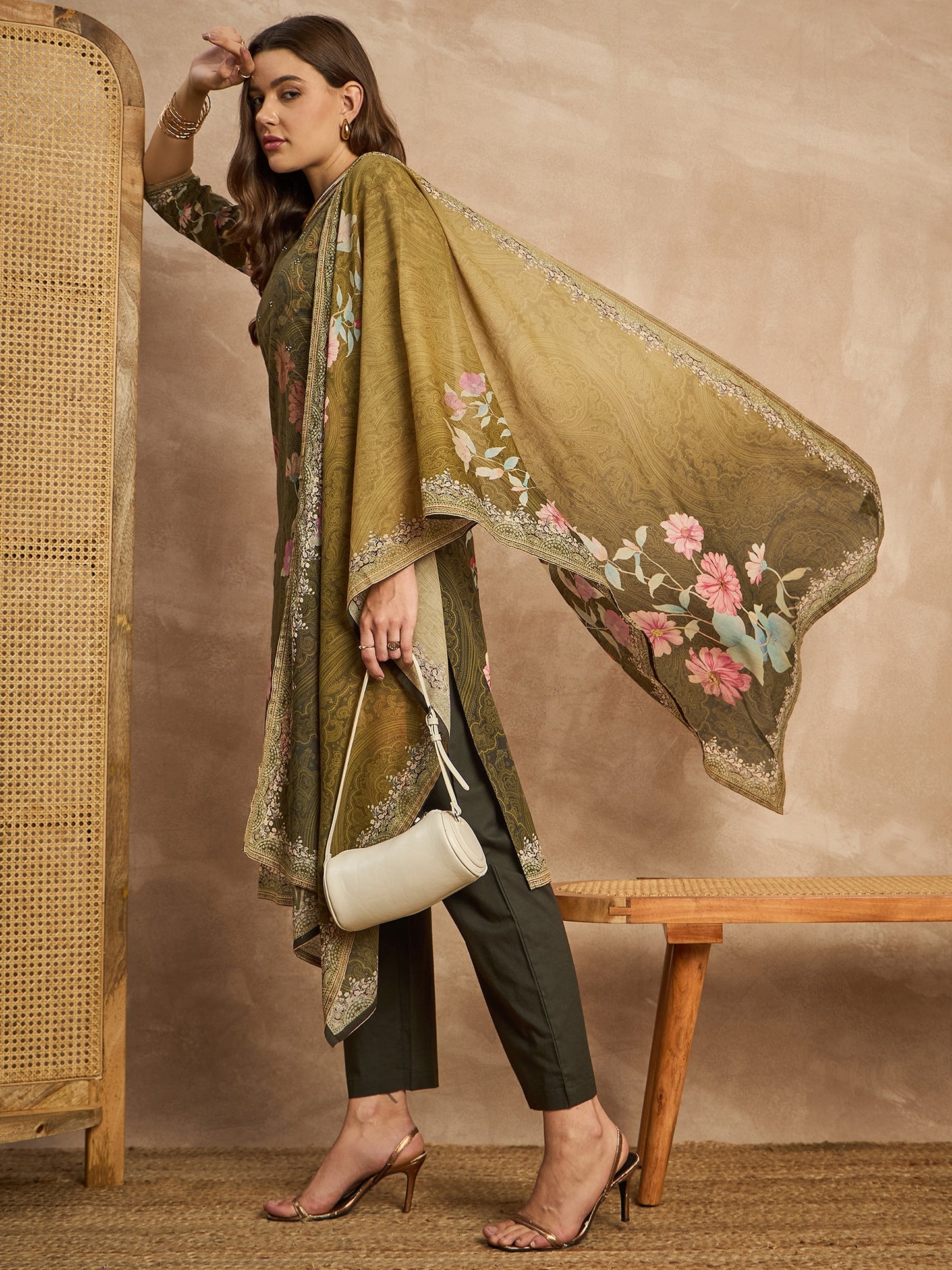 Women Floral Printed Beads and Stones Pure Cotton Kurta with Trousers & Dupatta