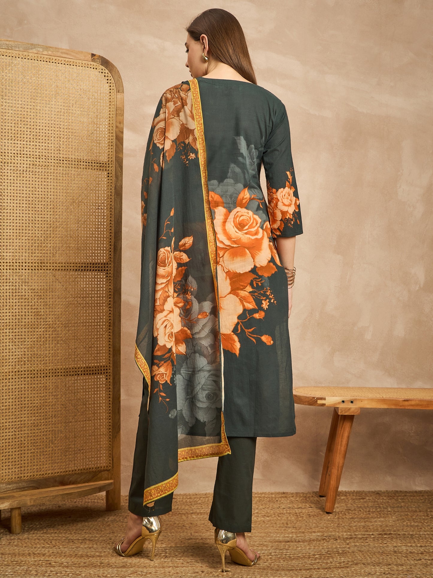 Women Floral Printed Beads and Stones Pure Cotton Kurta with Trousers & Dupatta