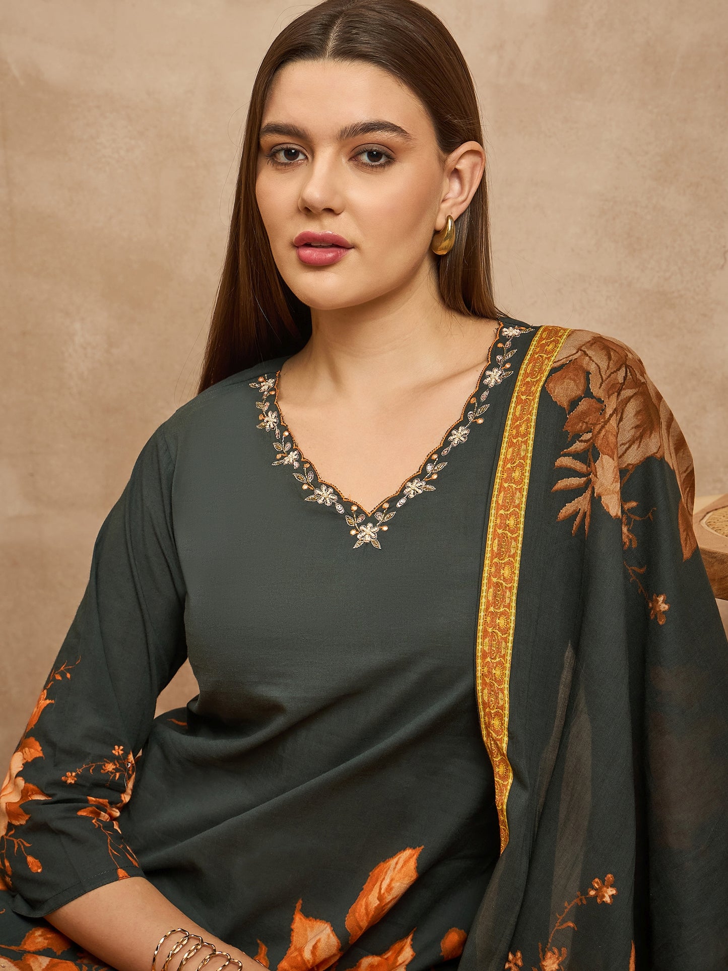 Women Floral Printed Beads and Stones Pure Cotton Kurta with Trousers & Dupatta
