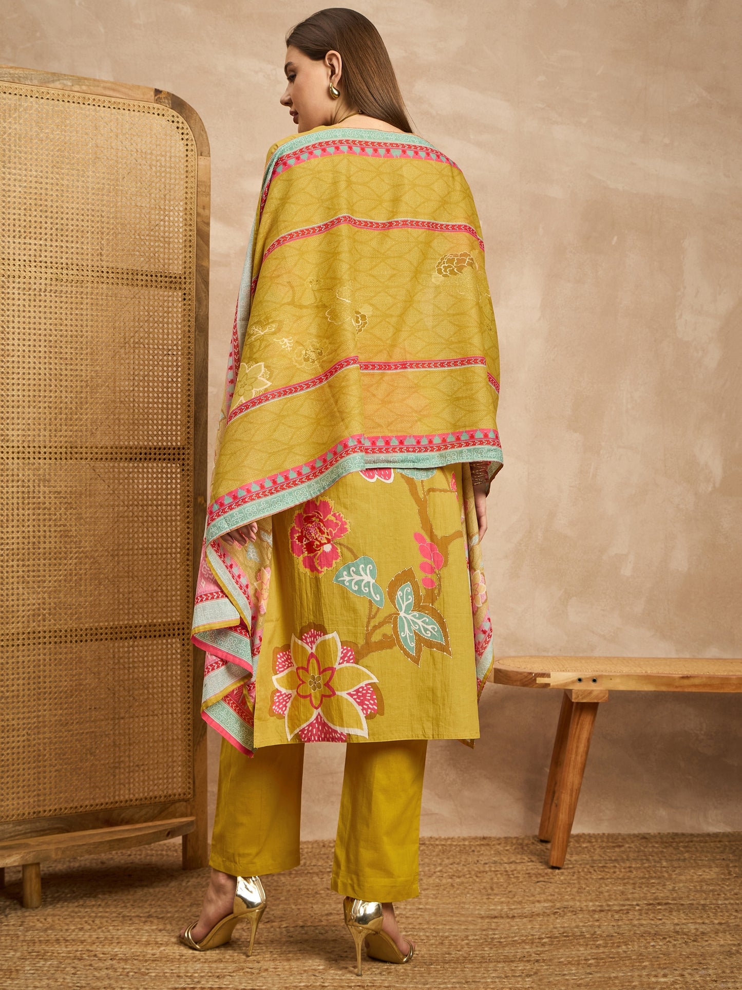 Women Floral Printed Beads and Stones Pure Cotton Kurta with Trousers & Dupatta