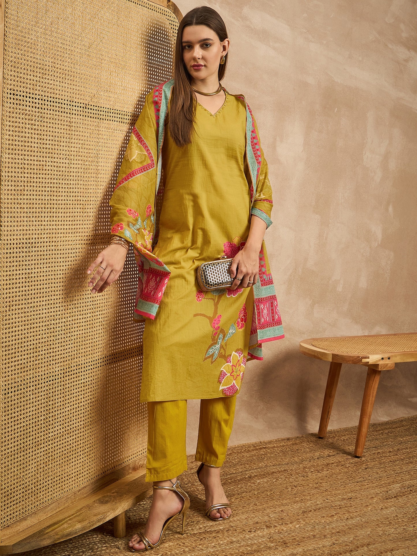 Women Floral Printed Beads and Stones Pure Cotton Kurta with Trousers & Dupatta