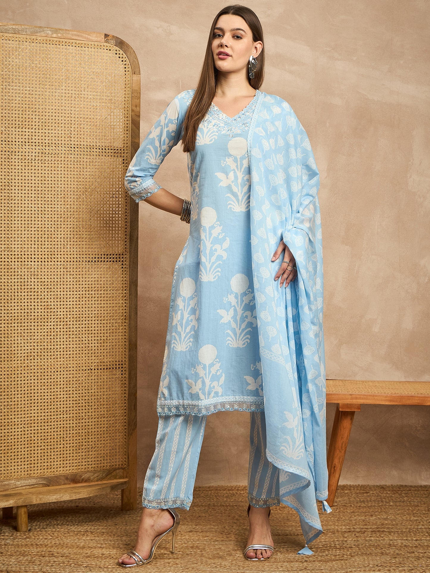 Women Floral Printed Sequinned Pure Cotton Straight Kurta with Trousers & Dupatta