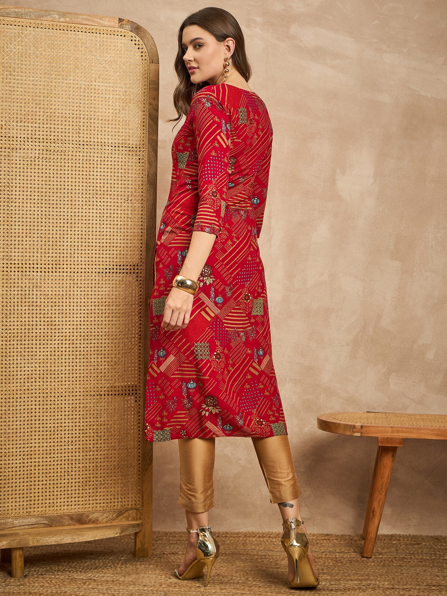 Floral Printed Beads and Stones Straight Kurta