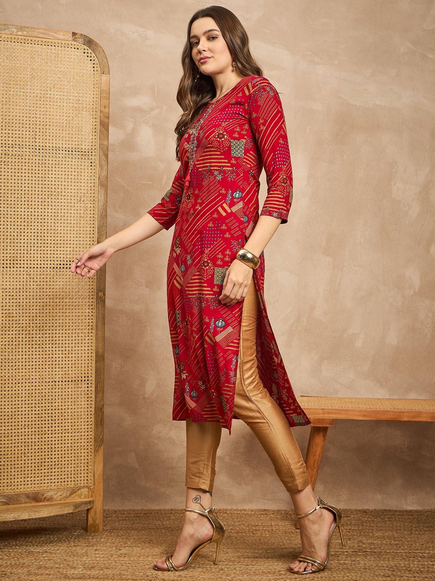 Floral Printed Beads and Stones Straight Kurta