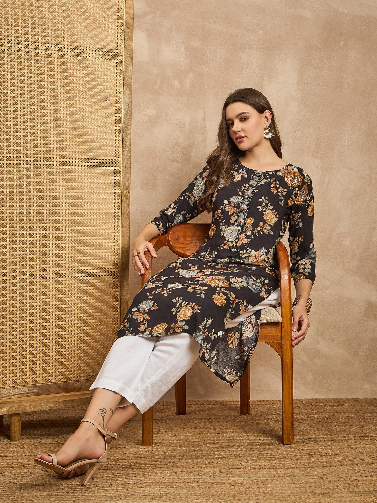 Floral Printed Beads and Stones Straight Kurta