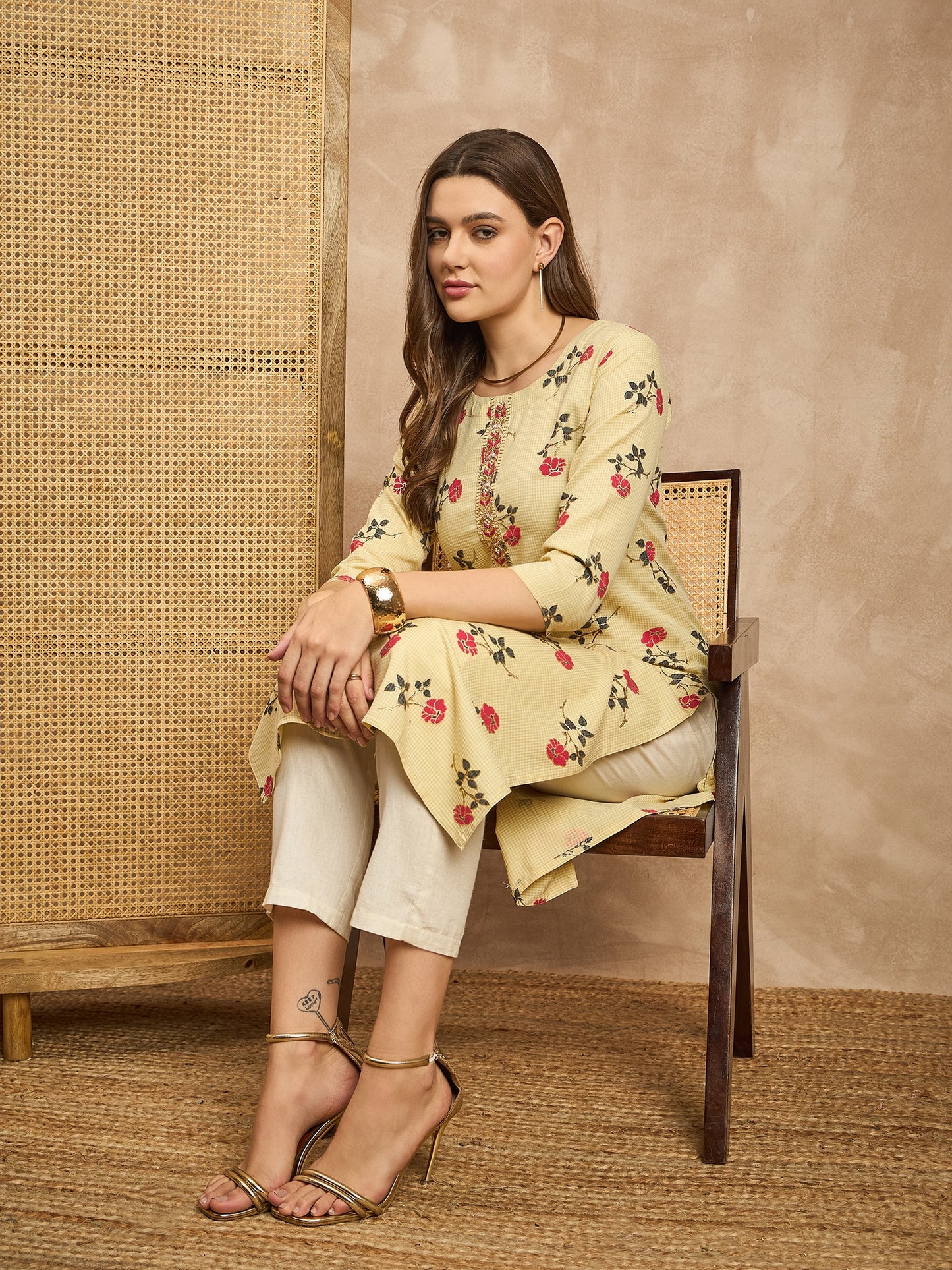 Floral Printed Beads and Stones Straight Kurta