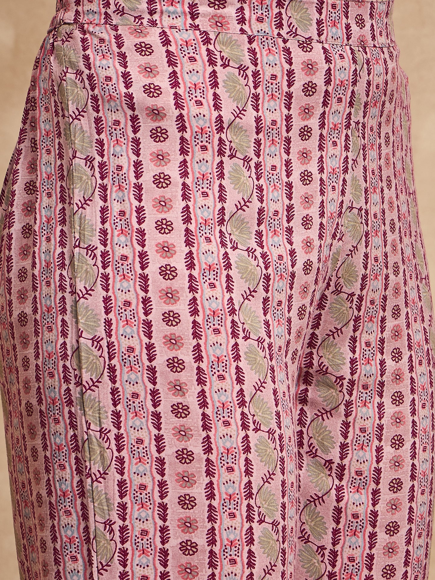 Women Floral Printed Regular Sequinned Kurta with Trousers