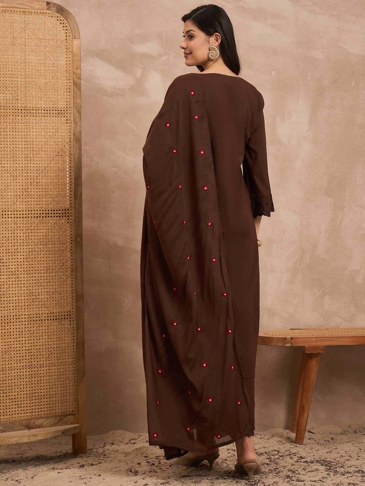 Women Floral Embroidered Regular Thread Work Kurta With Trousers & Dupatta