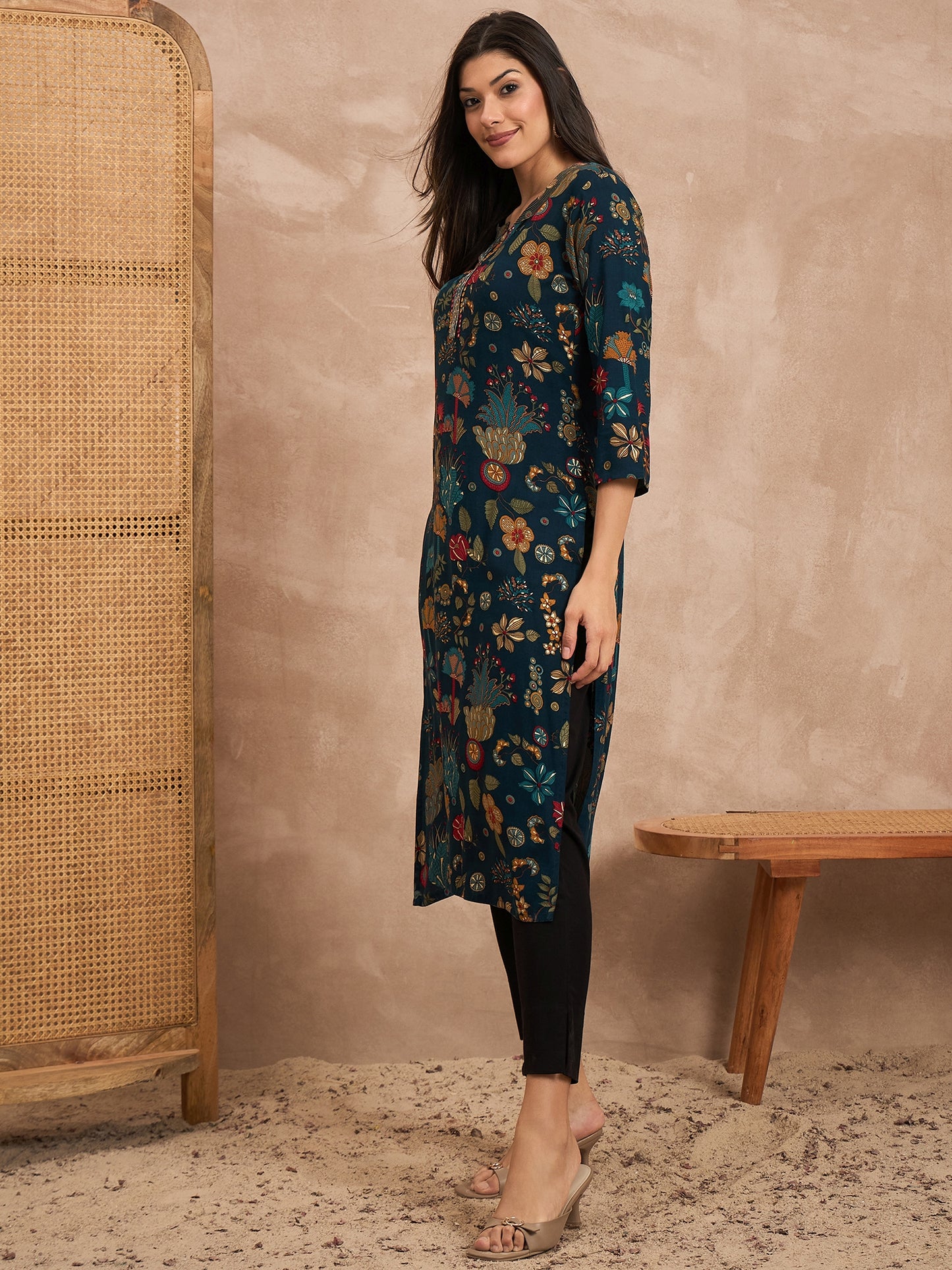 Women Floral Printed Beads and Stones Straight Kurta