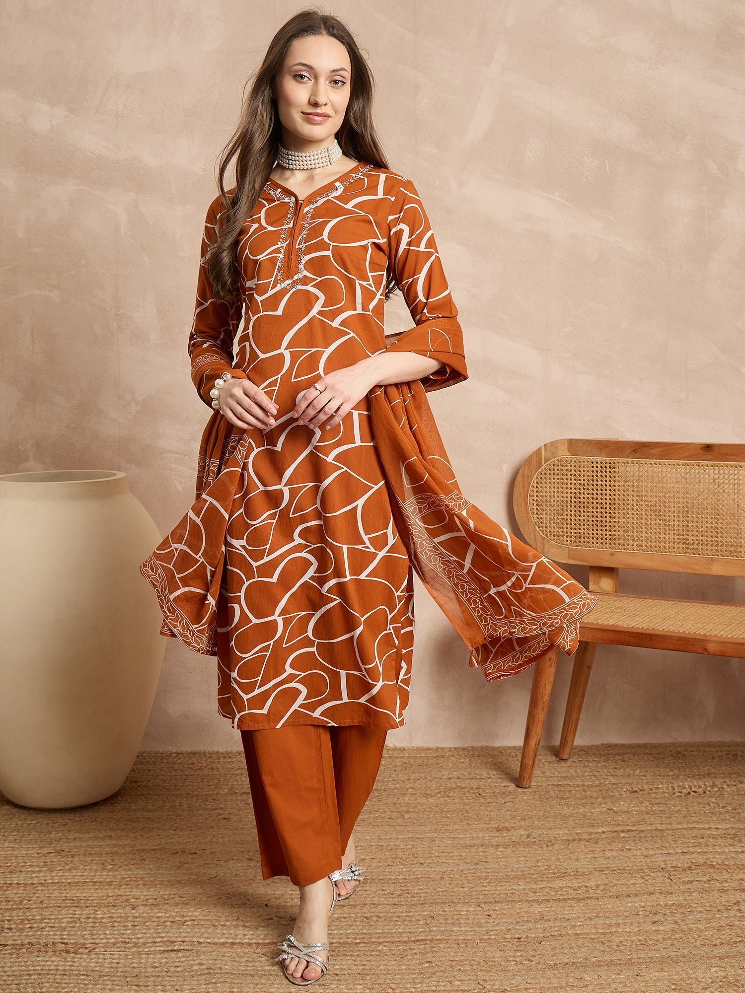 Women Printed Regular Thread Work Pure Cotton Kurta with Trousers & With Dupatta