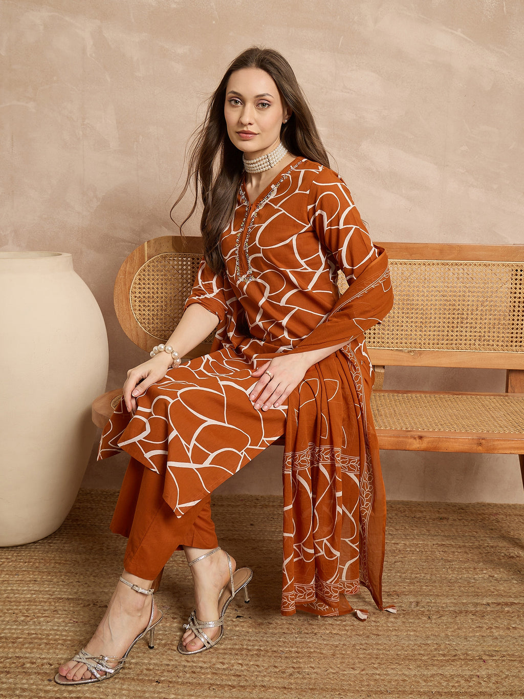 Women Printed Regular Thread Work Pure Cotton Kurta with Trousers & With Dupatta