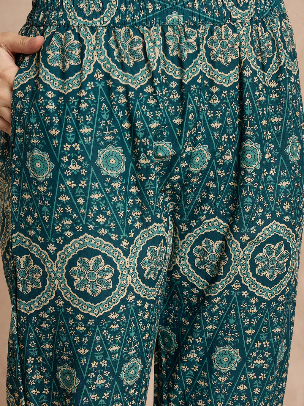 Women Ethnic Motifs Printed Regular Pure Cotton Kurta with Trousers & With Dupatta