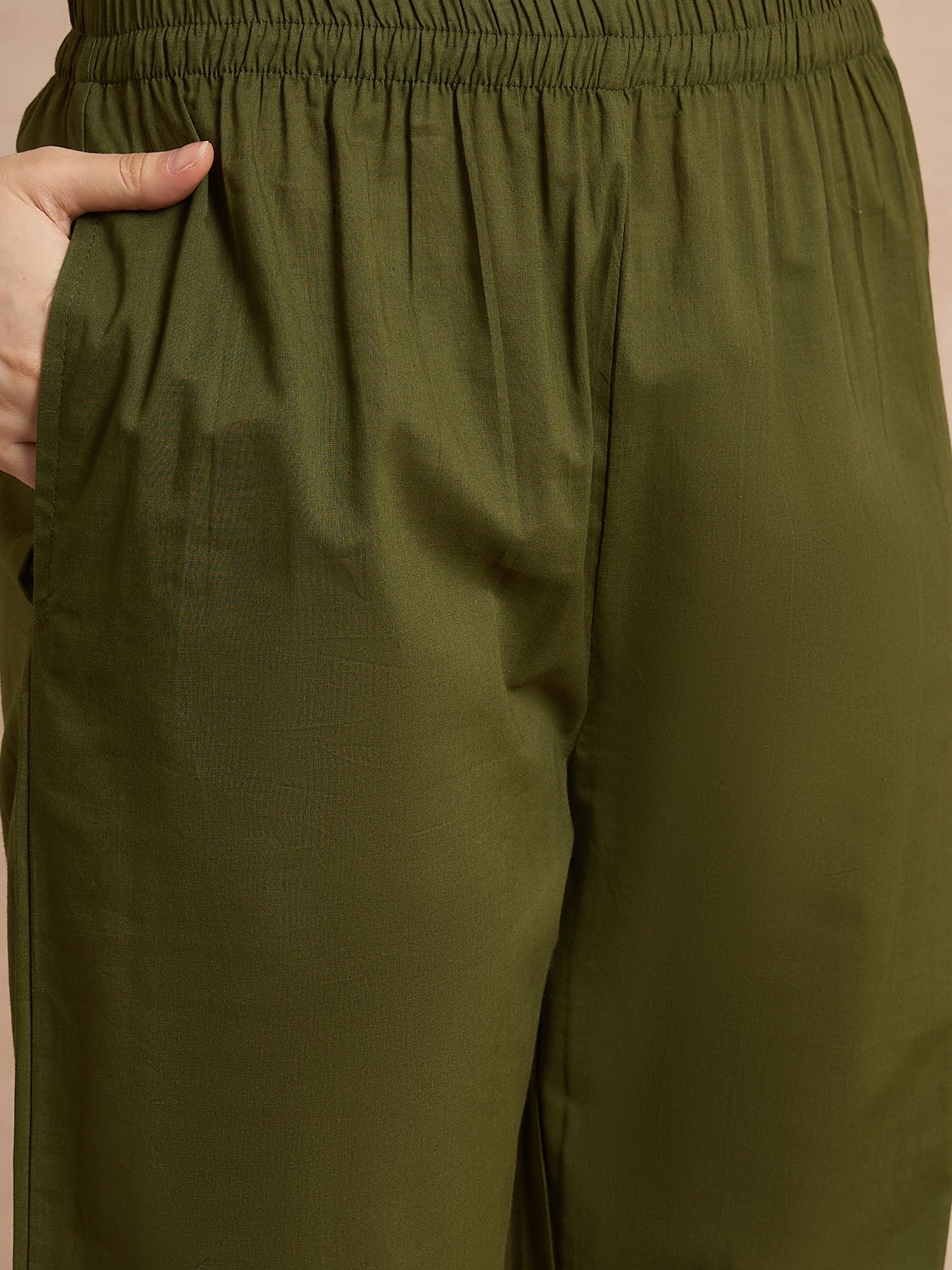 Women Printed Regular Thread Work Pure Cotton Kurta with Trousers & With Dupatta