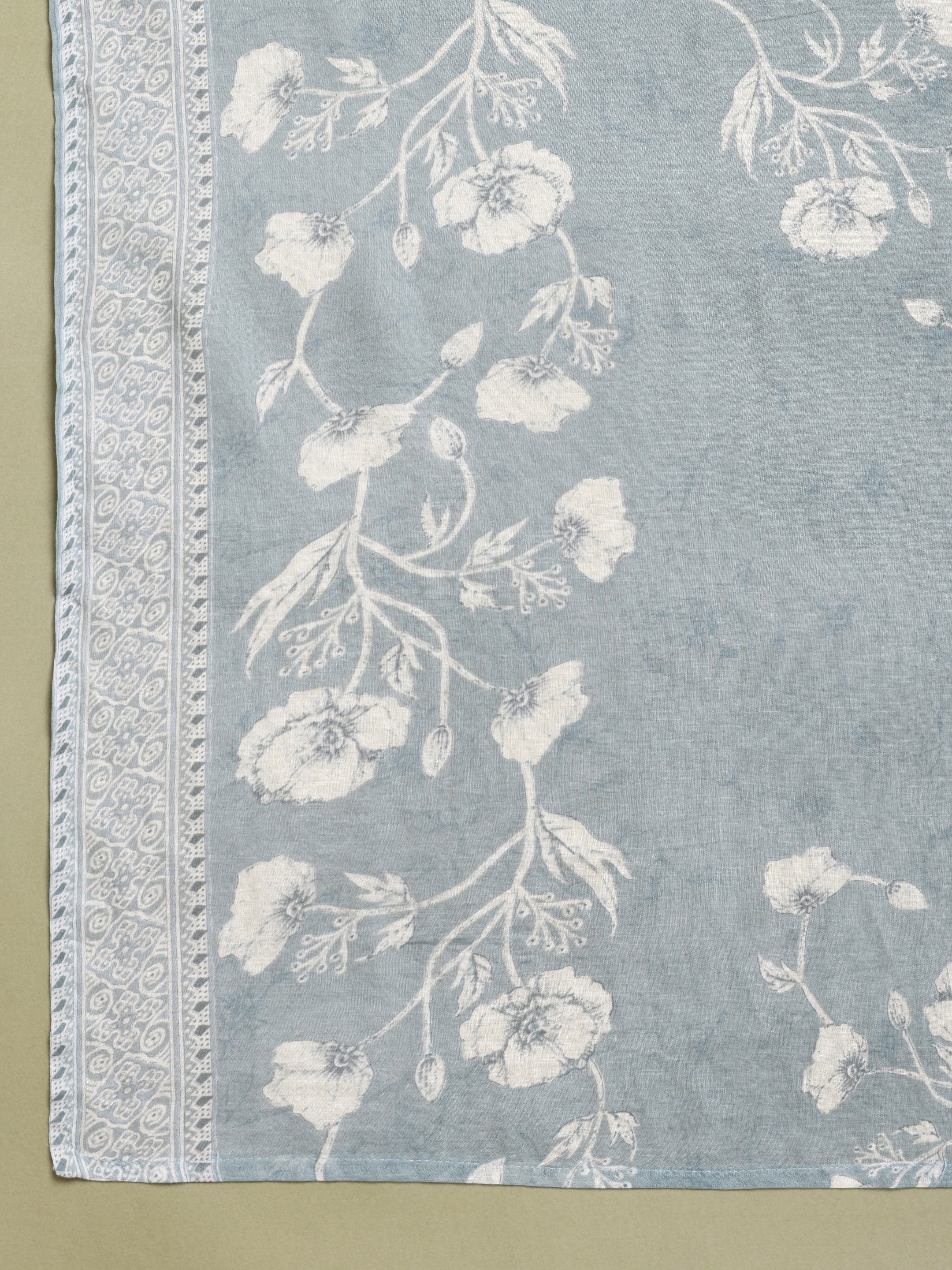 Women Floral Printed Kurti with Trousers & Dupatta