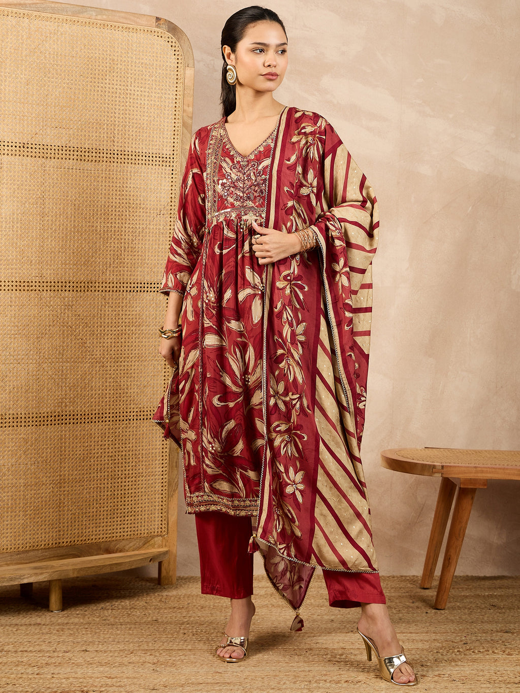 Women Floral Printed High Slit Beads and Stones Raw Silk Kurta with Trousers & With Dupatta