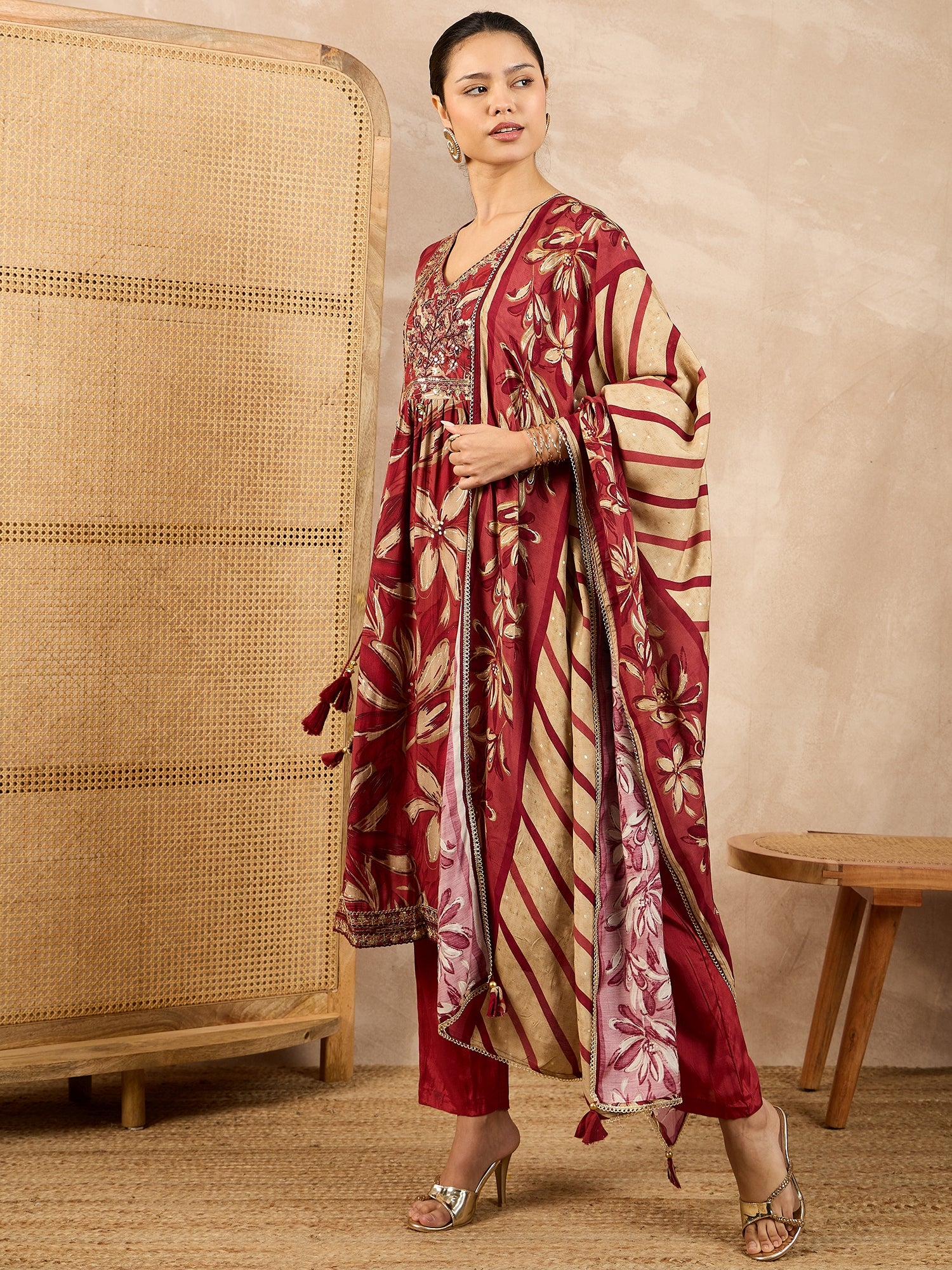 Women Floral Printed High Slit Beads and Stones Raw Silk Kurta with Trousers & With Dupatta