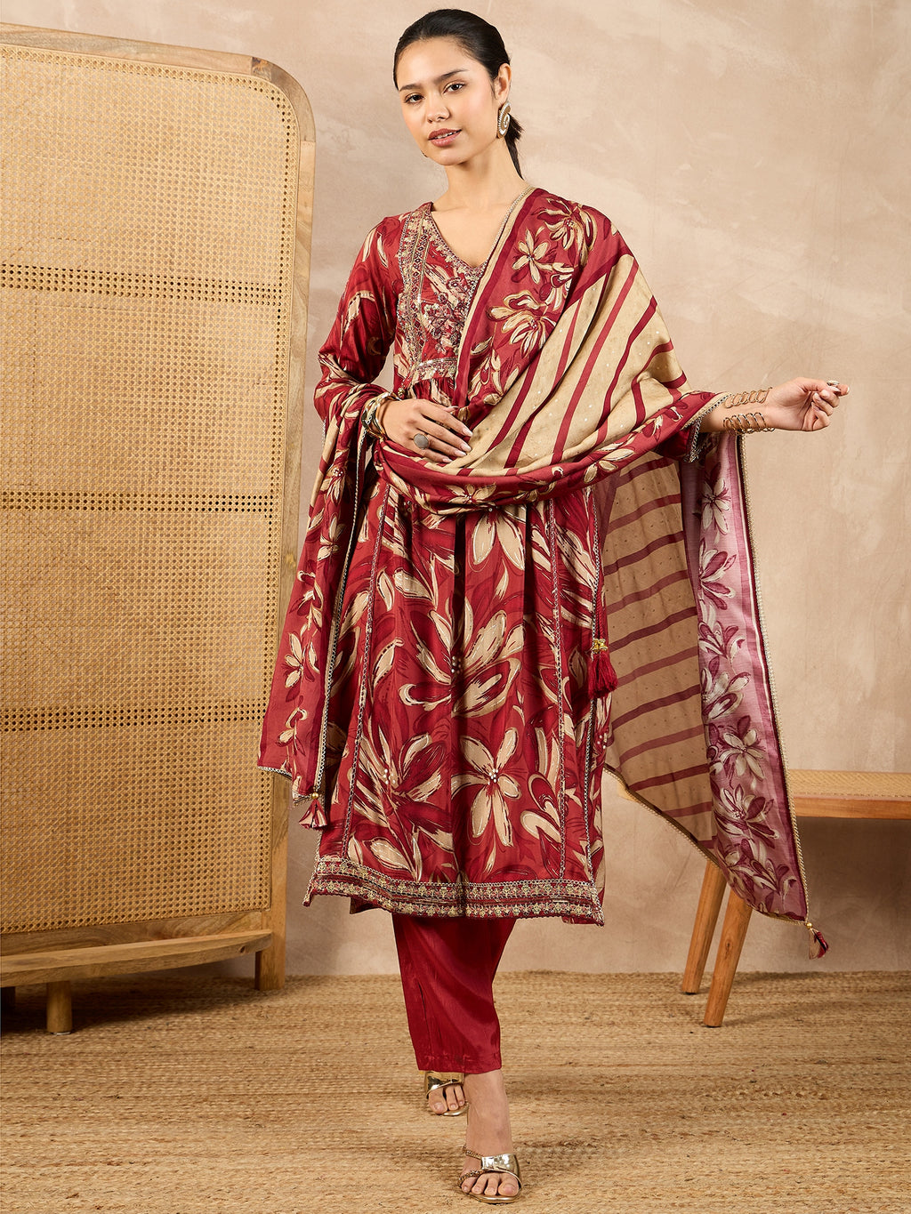 Women Floral Printed High Slit Beads and Stones Raw Silk Kurta with Trousers & With Dupatta