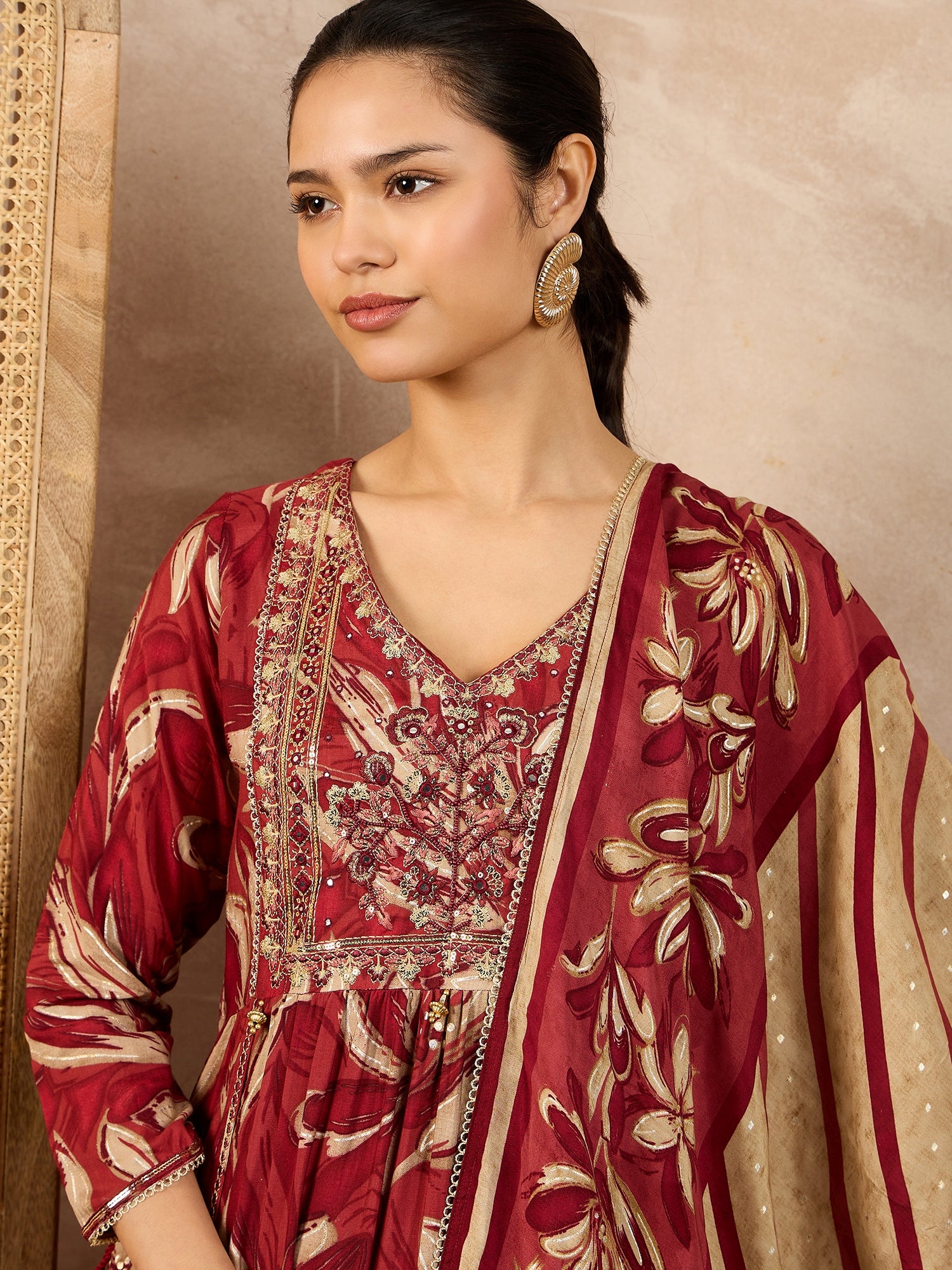 Women Floral Printed High Slit Beads and Stones Raw Silk Kurta with Trousers & With Dupatta