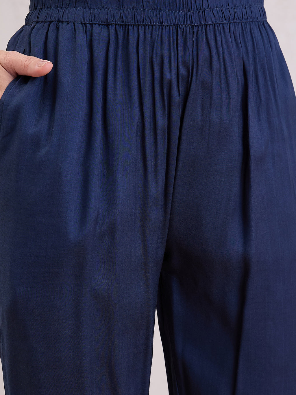 Women Floral Printed Kurta with Trouser & Dupatta