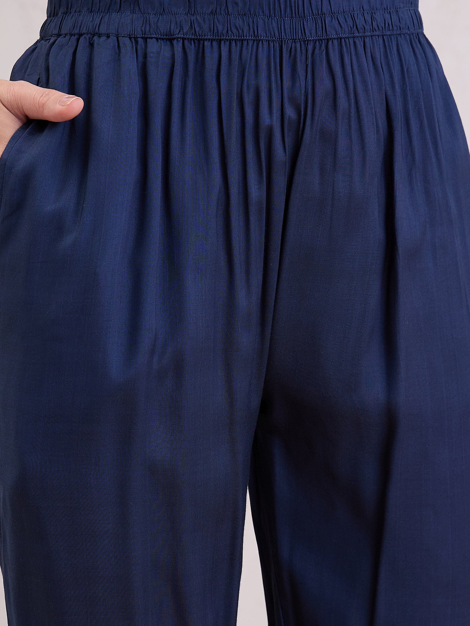 Women Floral Printed Kurta with Trouser & Dupatta