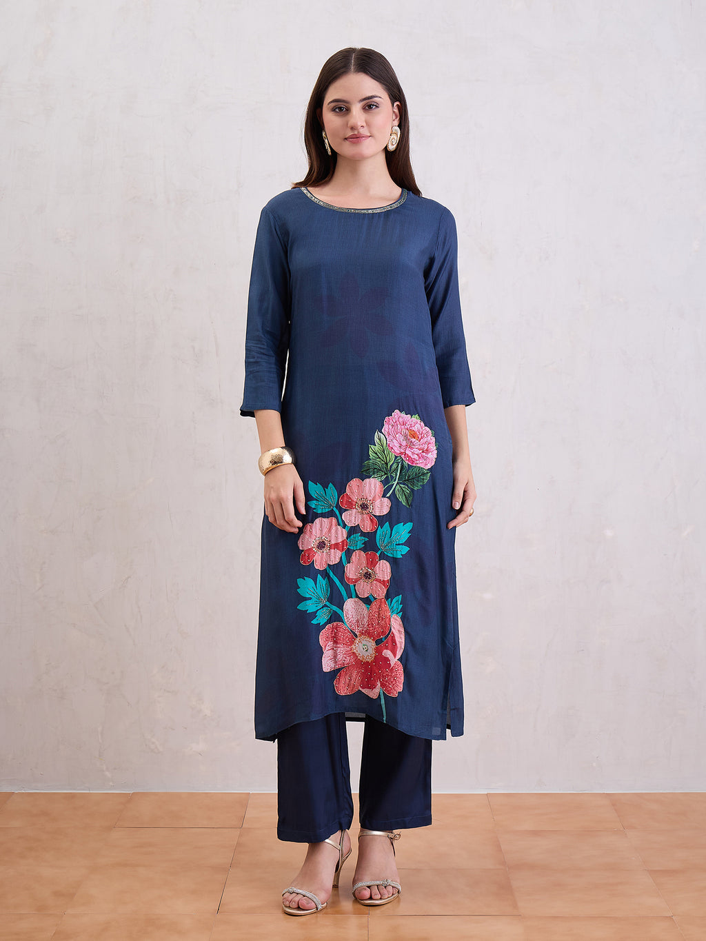 Women Floral Printed Kurta with Trouser & Dupatta
