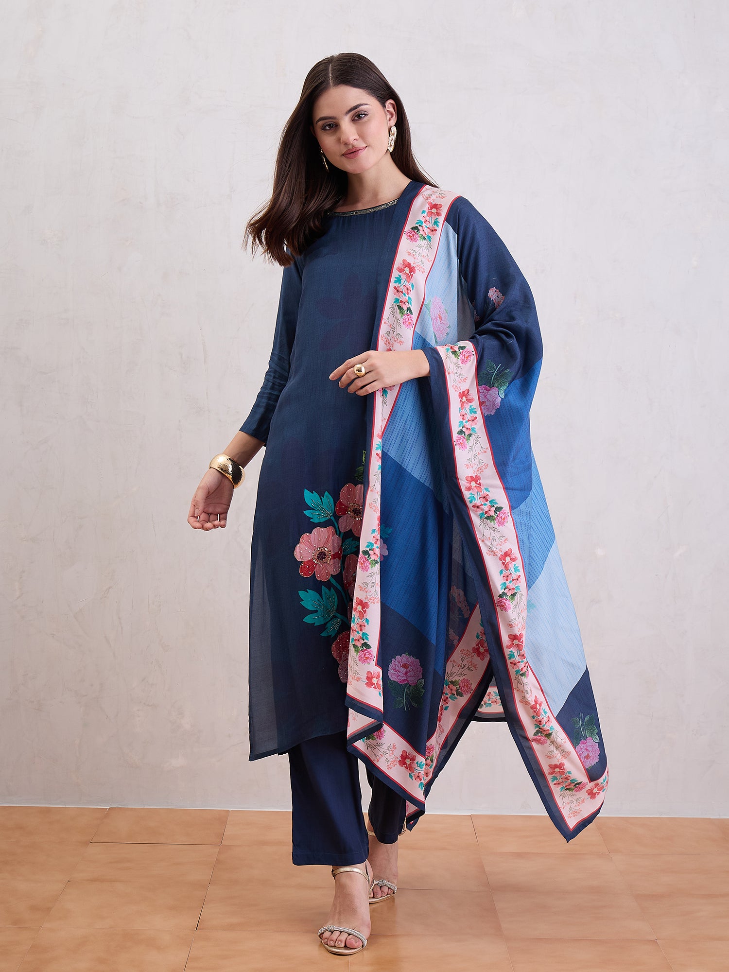 Women Floral Printed Kurta with Trouser & Dupatta