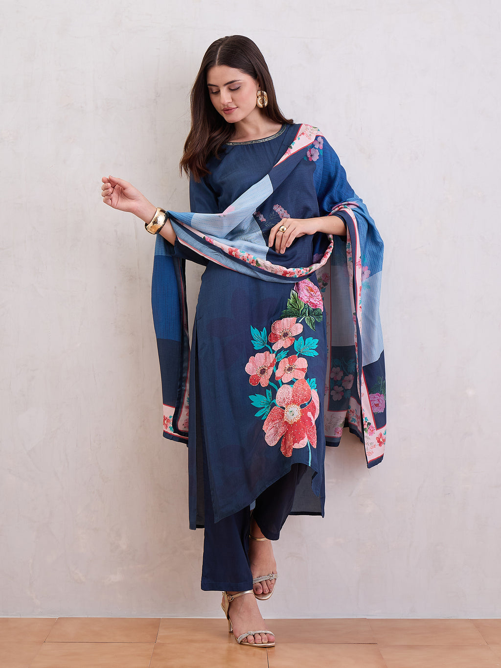 Women Floral Printed Kurta with Trouser & Dupatta