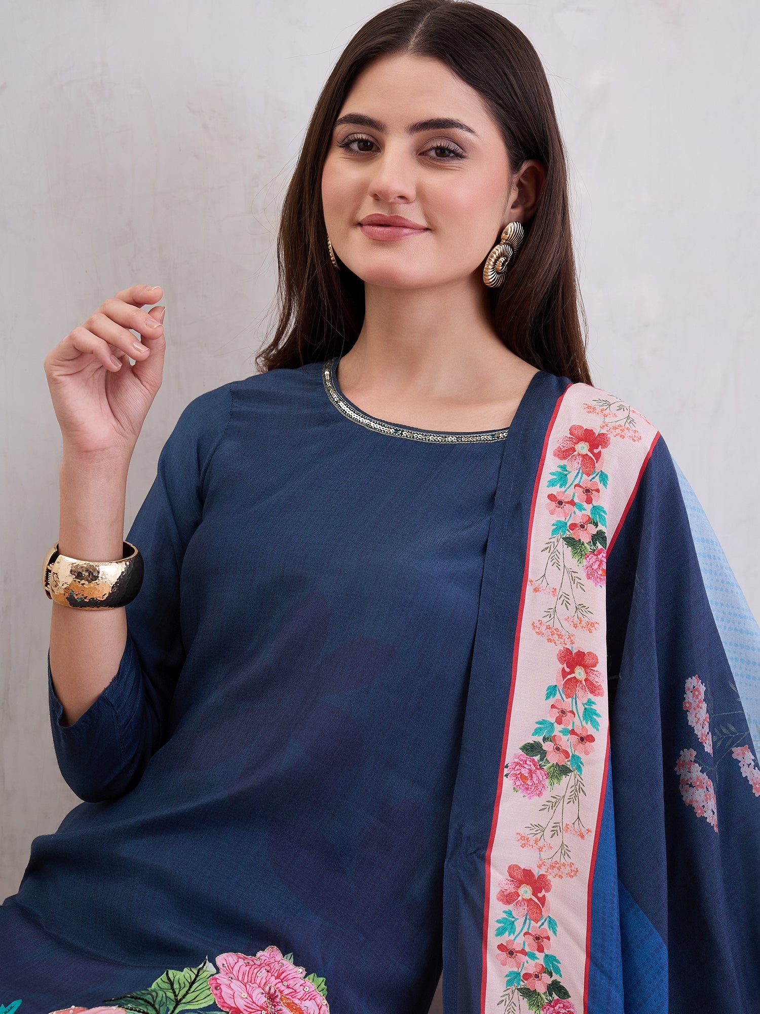 Women Floral Printed Kurta with Trouser & Dupatta