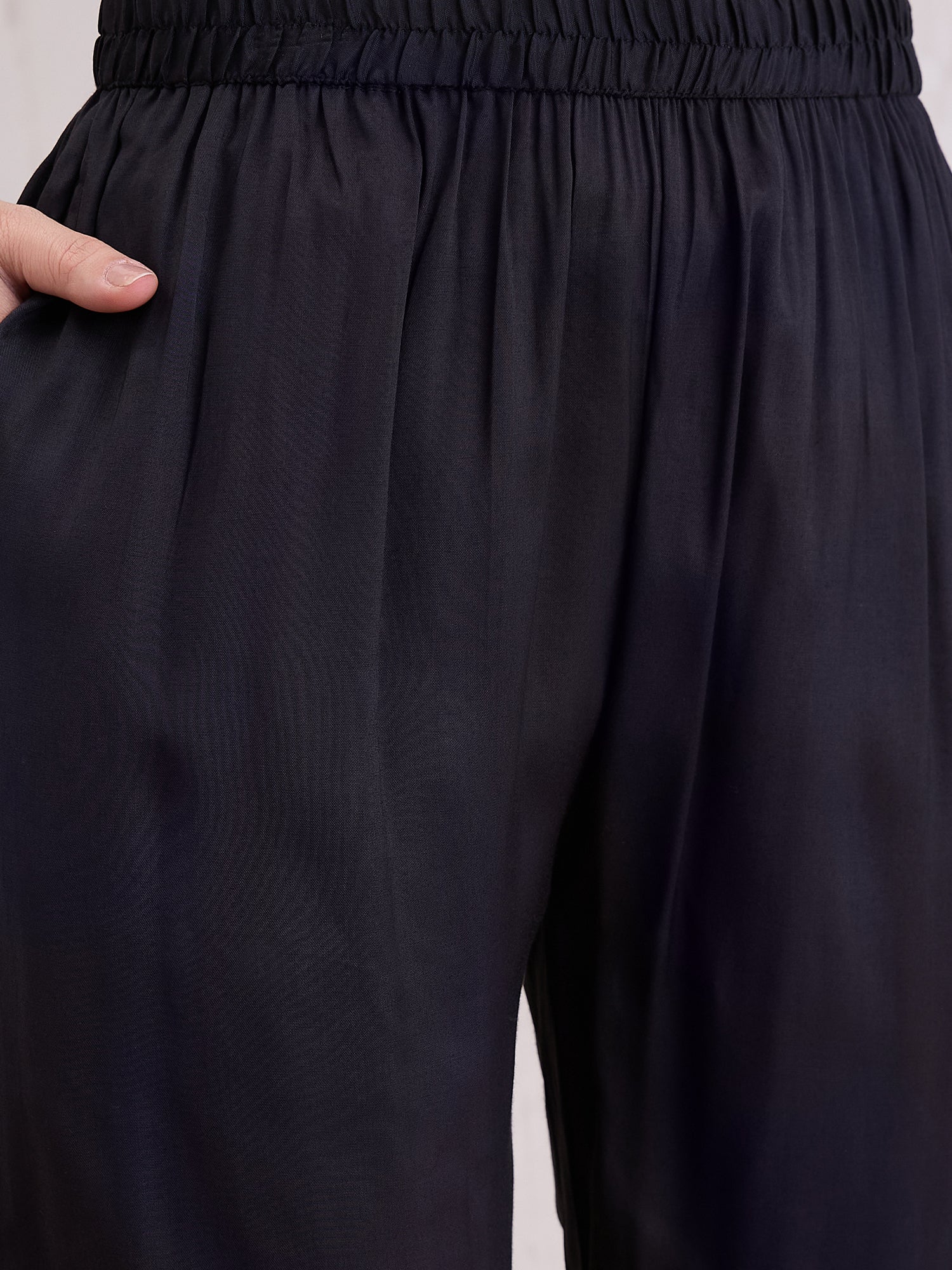 Women Floral Printed Kurta with Trouser & Dupatta