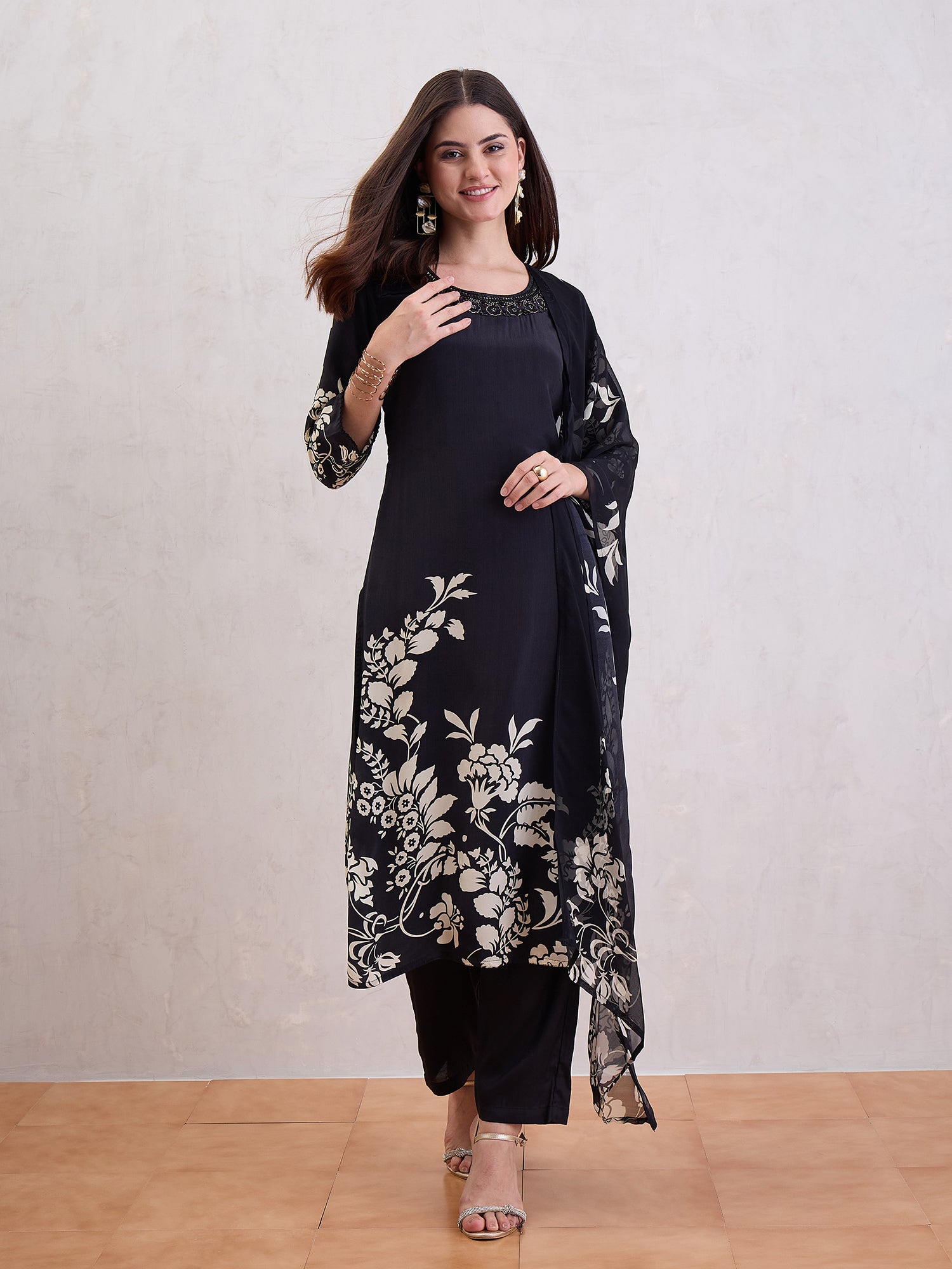 Women Floral Printed Kurta with Trouser & Dupatta