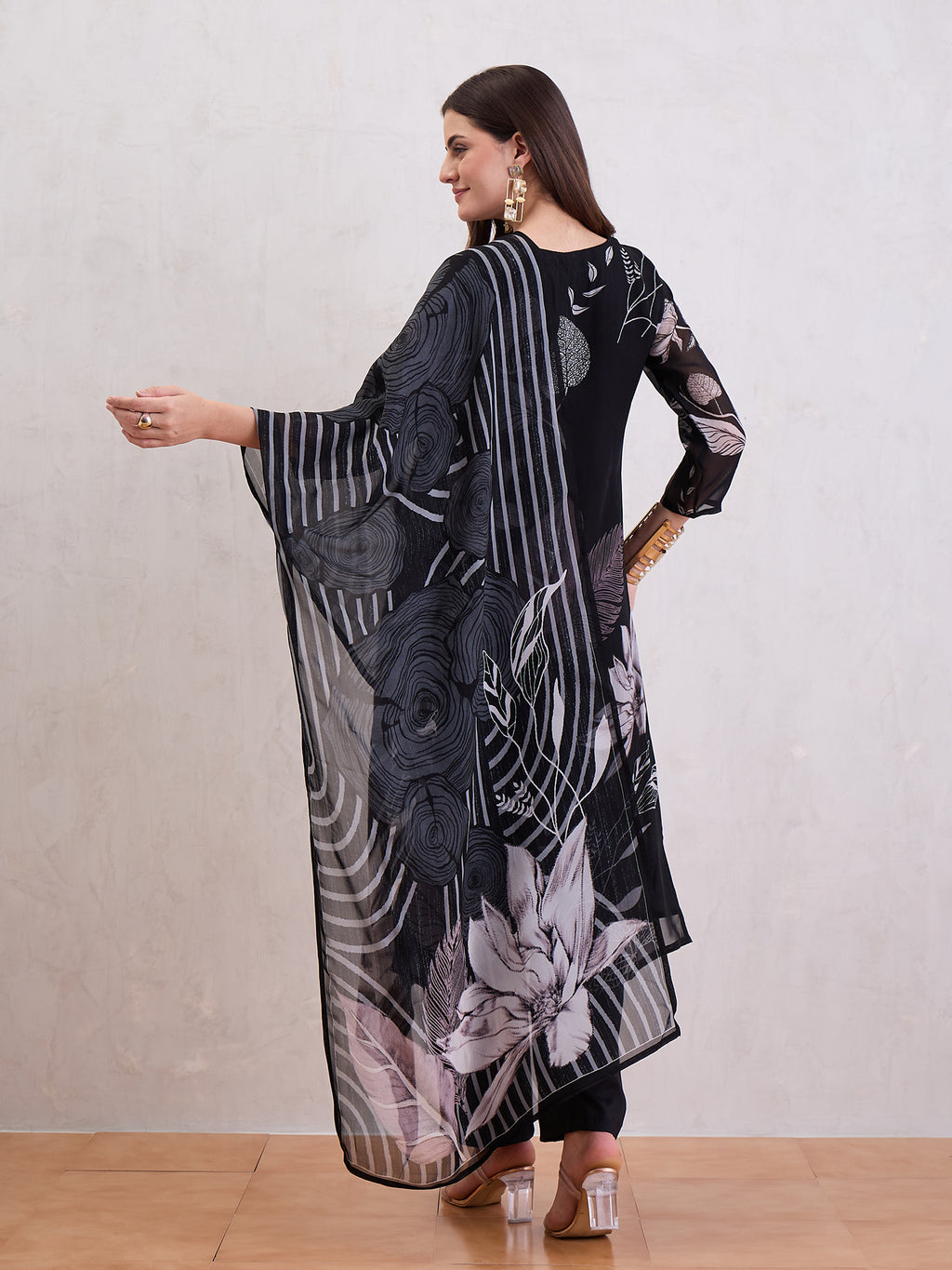 Women Floral Printed Kurta with Trouser & Dupatta