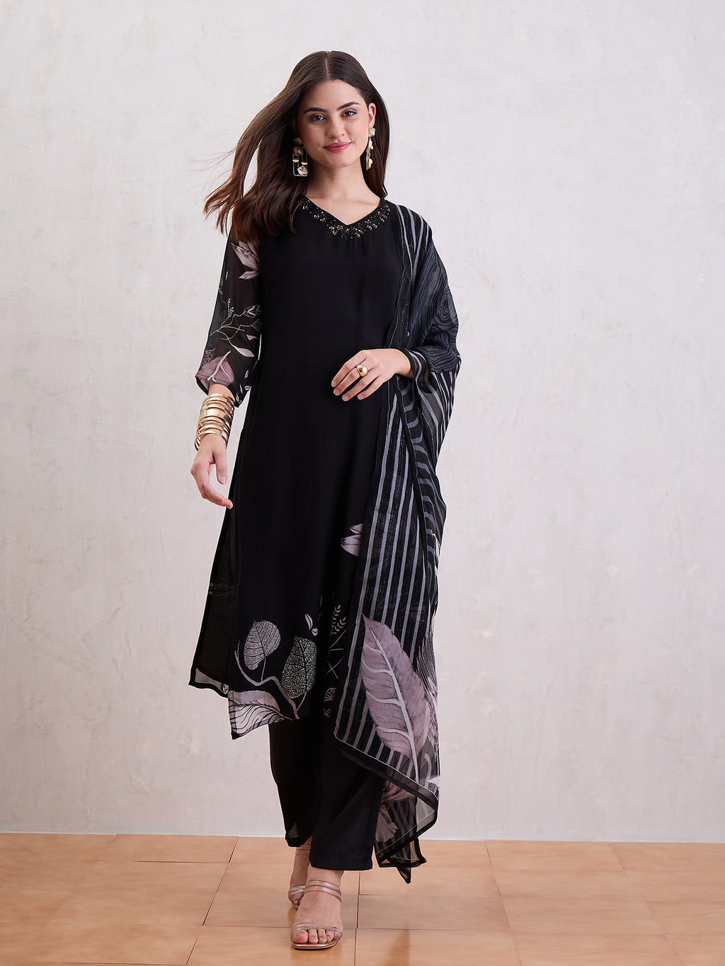 Women Floral Printed Kurta with Trouser & Dupatta
