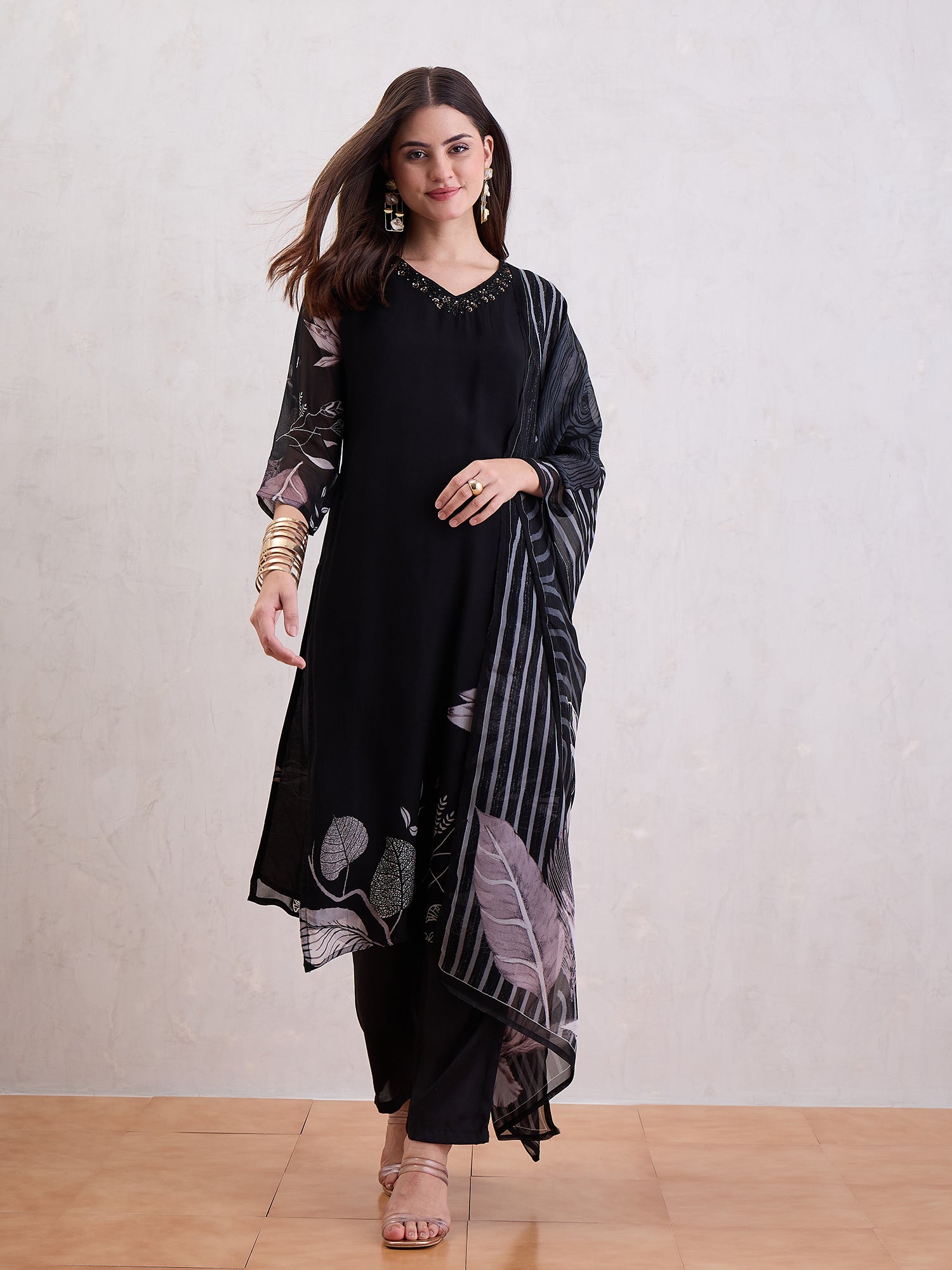 Women Floral Printed Kurta with Trouser & Dupatta